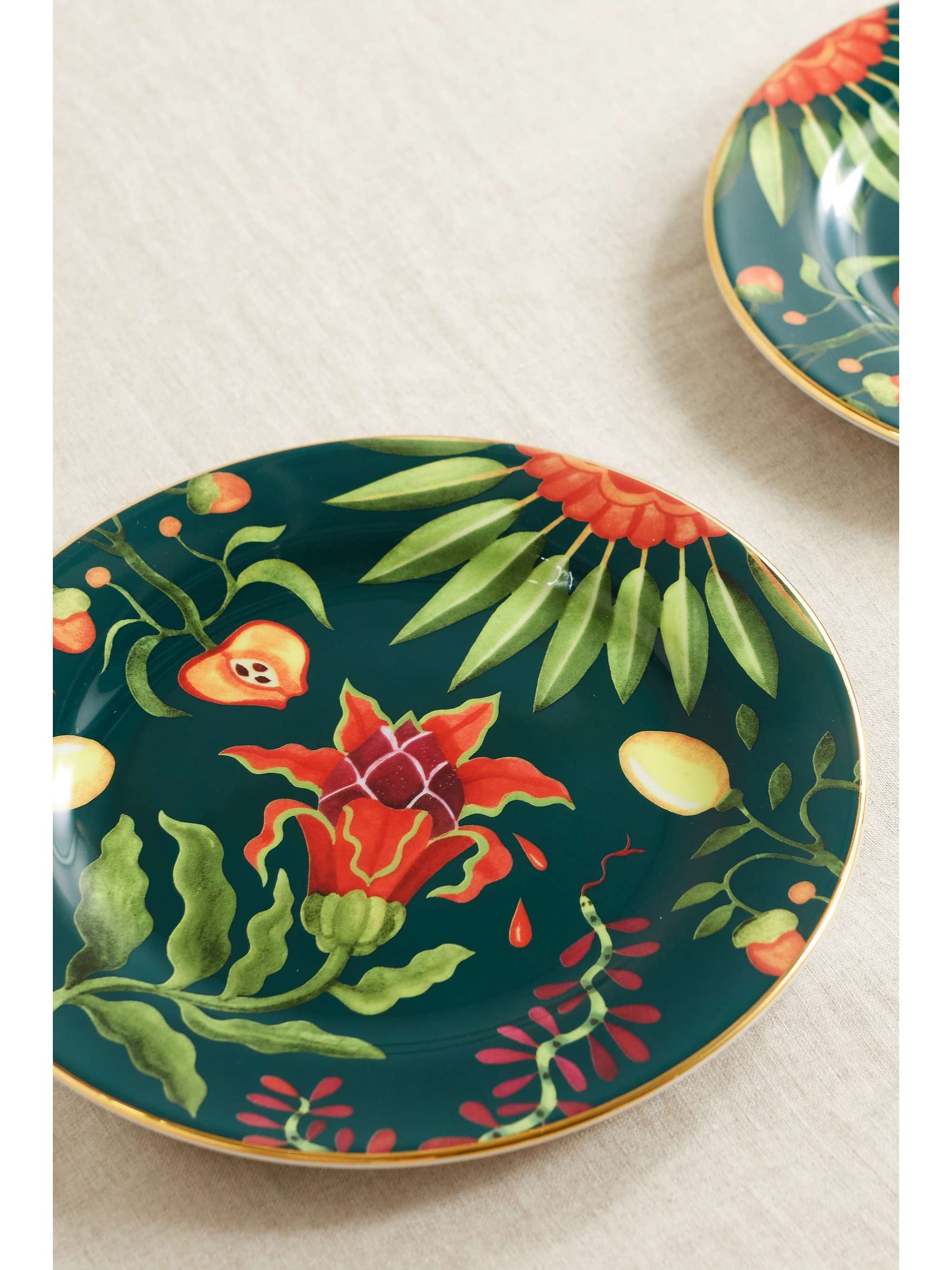 LA DOUBLEJ Set of two gold-plated porcelain dessert plates