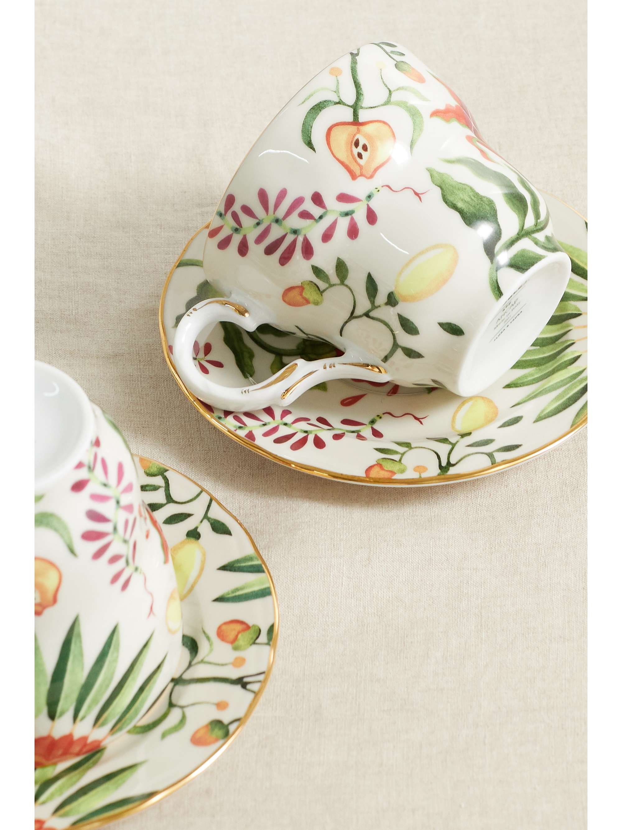 LA DOUBLEJ Set of two gold-plated porcelain espresso cups and saucers