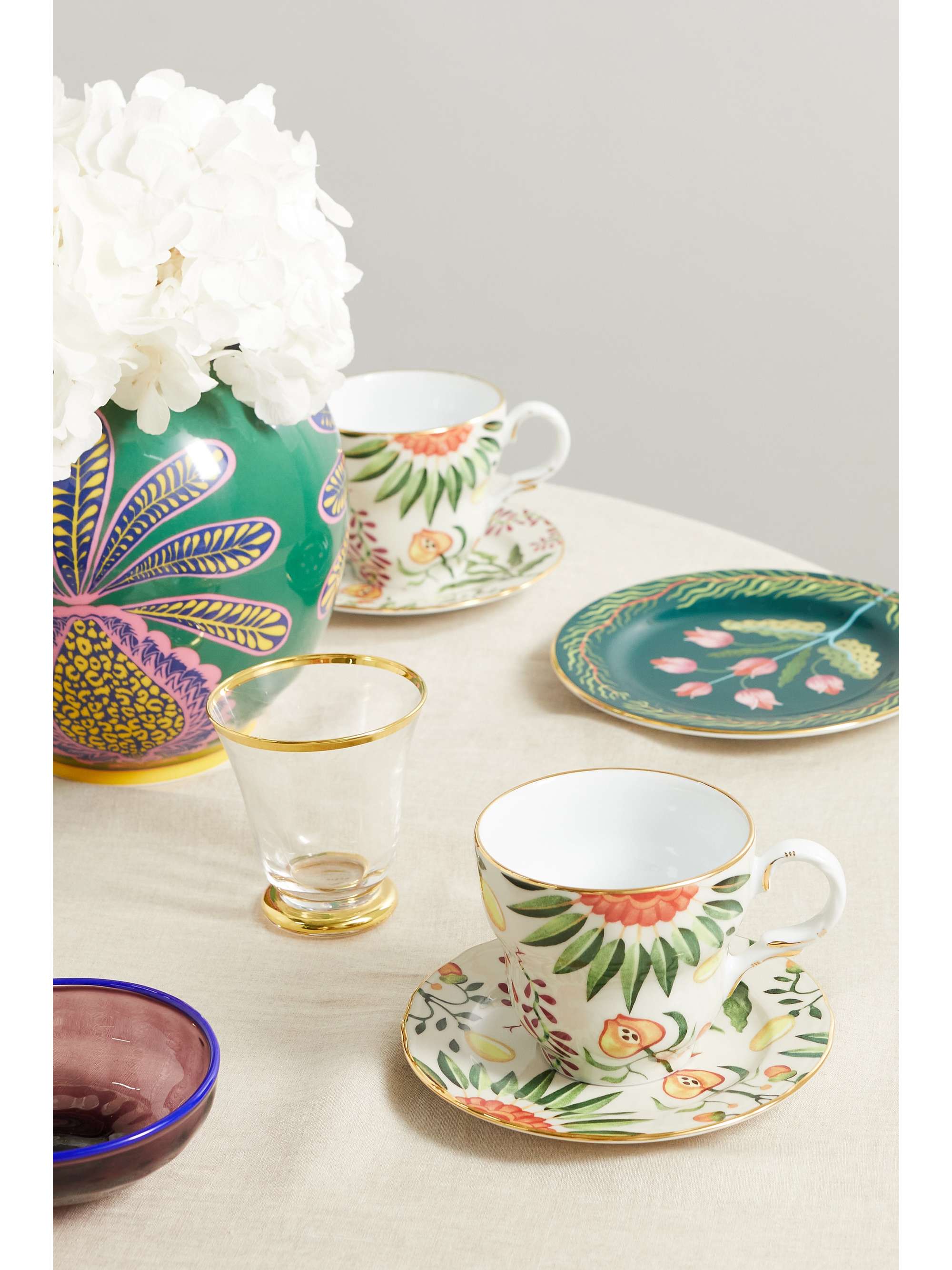 LA DOUBLEJ Set of two gold-plated porcelain espresso cups and saucers