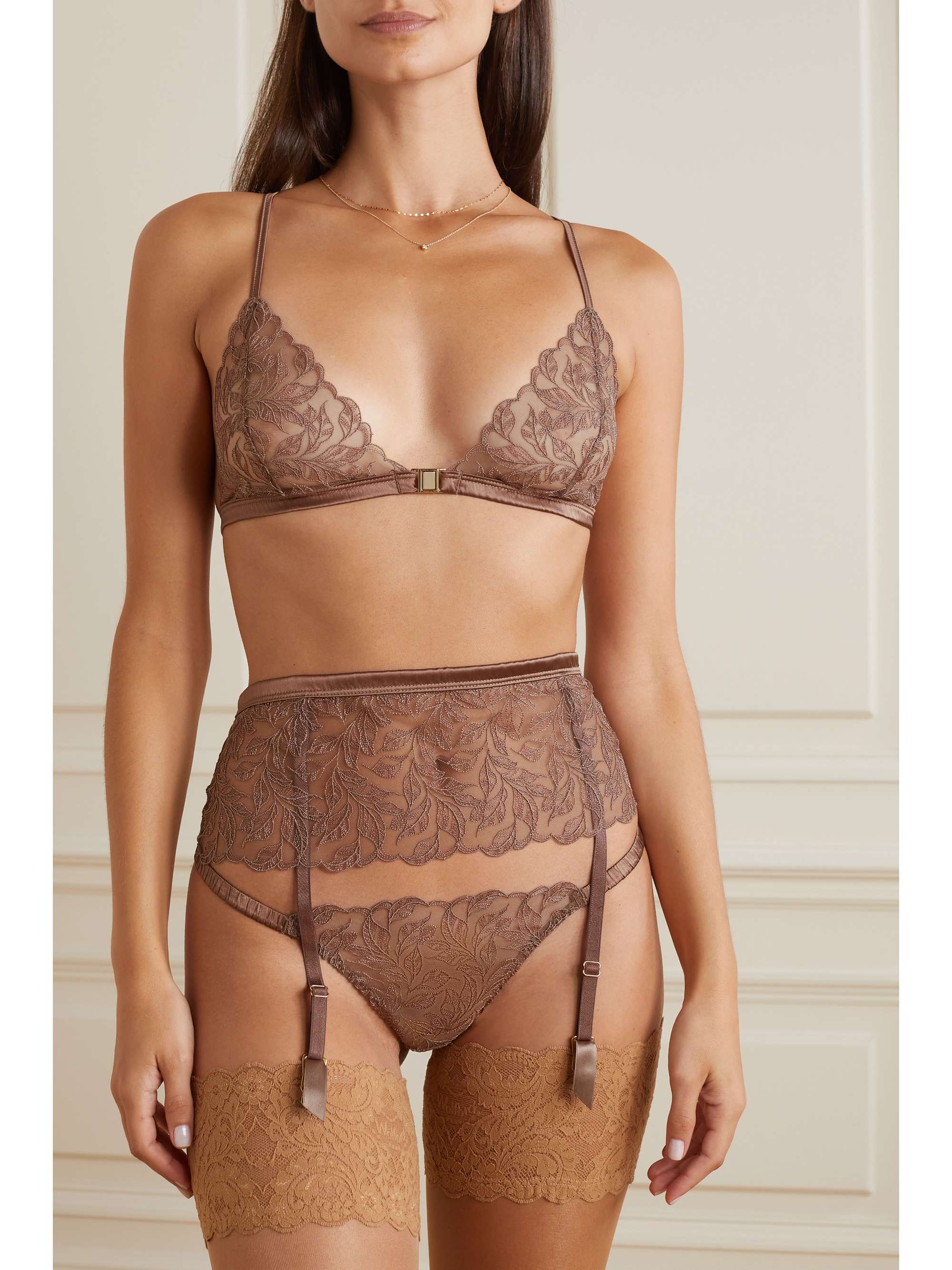 COCO DE MER Porte-jarretelles en tulle à finitions en satin et à broderies Paeonia