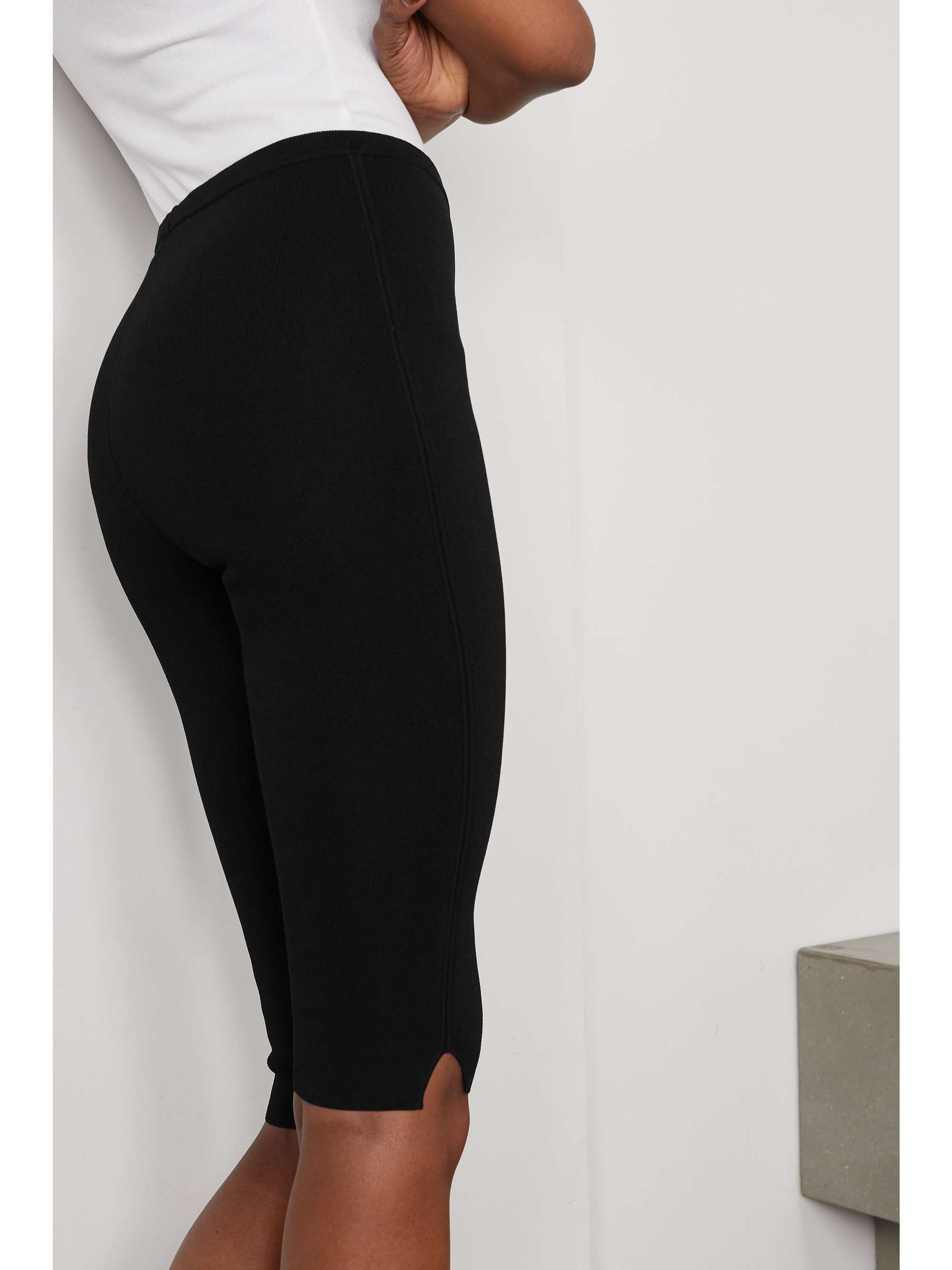 TOTEME Cropped stretch-knit leggings