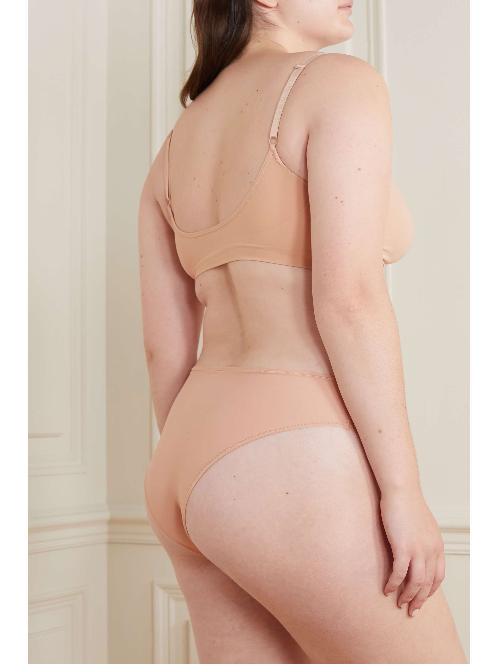 SKIMS Seamless Sculpt Sculpting bra - Onyx