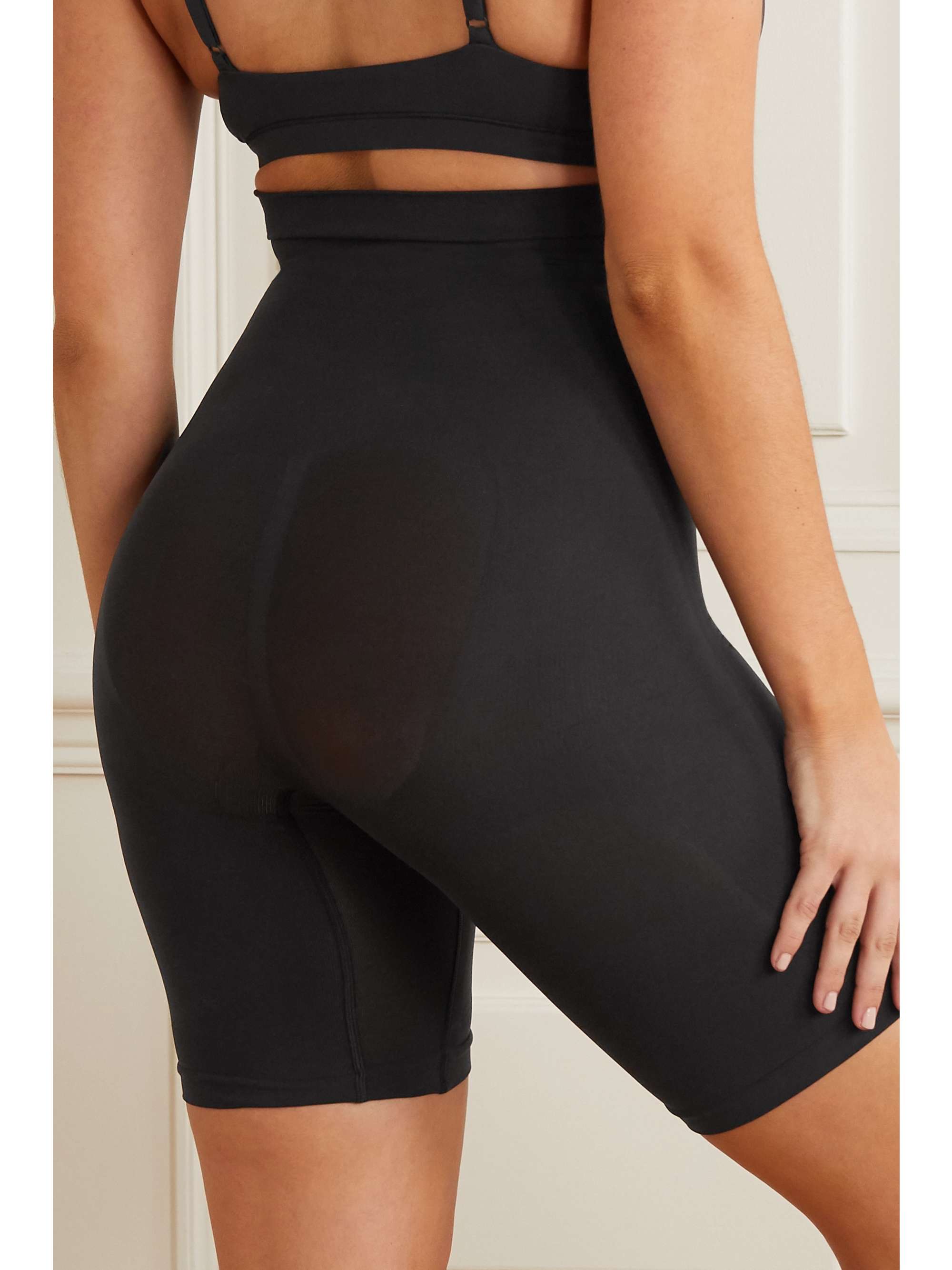 SKIMS Seamless Sculpt Sculpting Mid Thigh shorts - Sienna