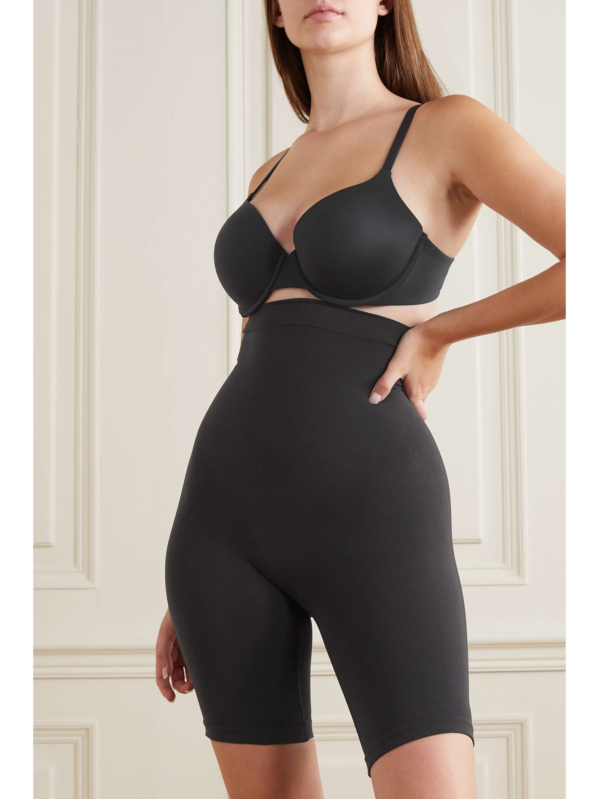 SKIMS Seamless Sculpt Sculpting Mid Thigh shorts - Sienna