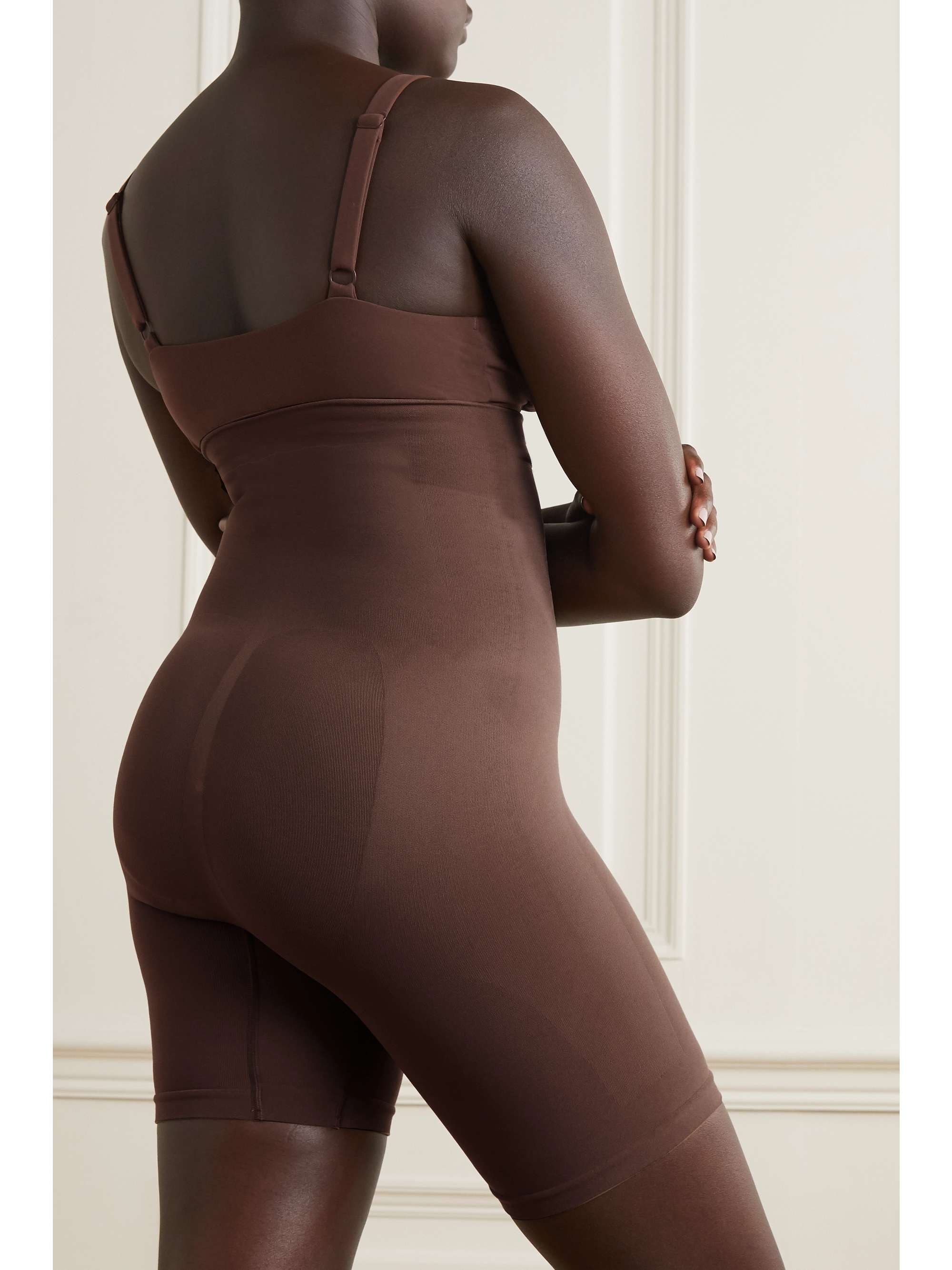 SKIMS Seamless Sculpt Sculpting Mid Thigh shorts - Sienna