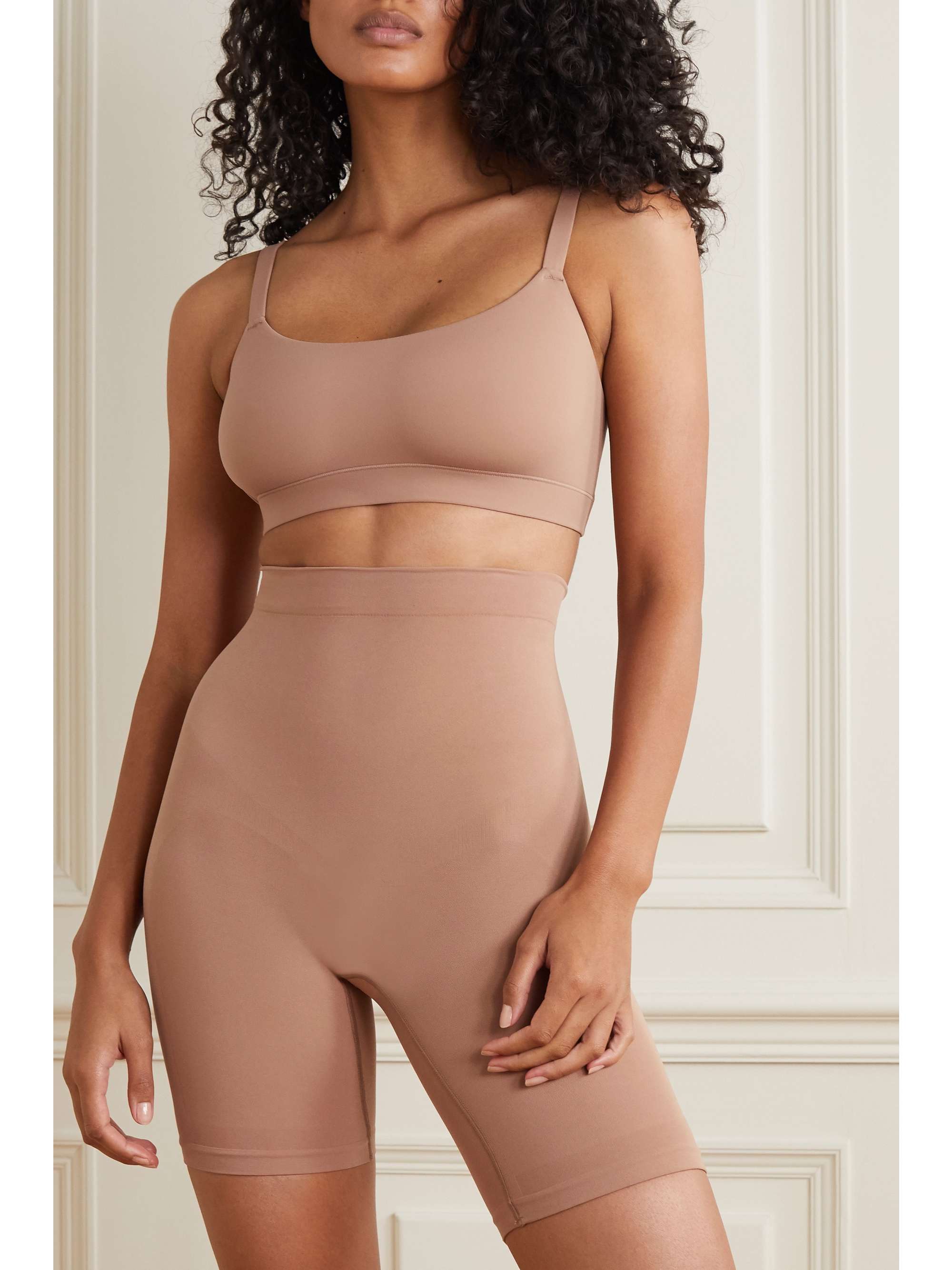 skims sculpting seamless mid shorts