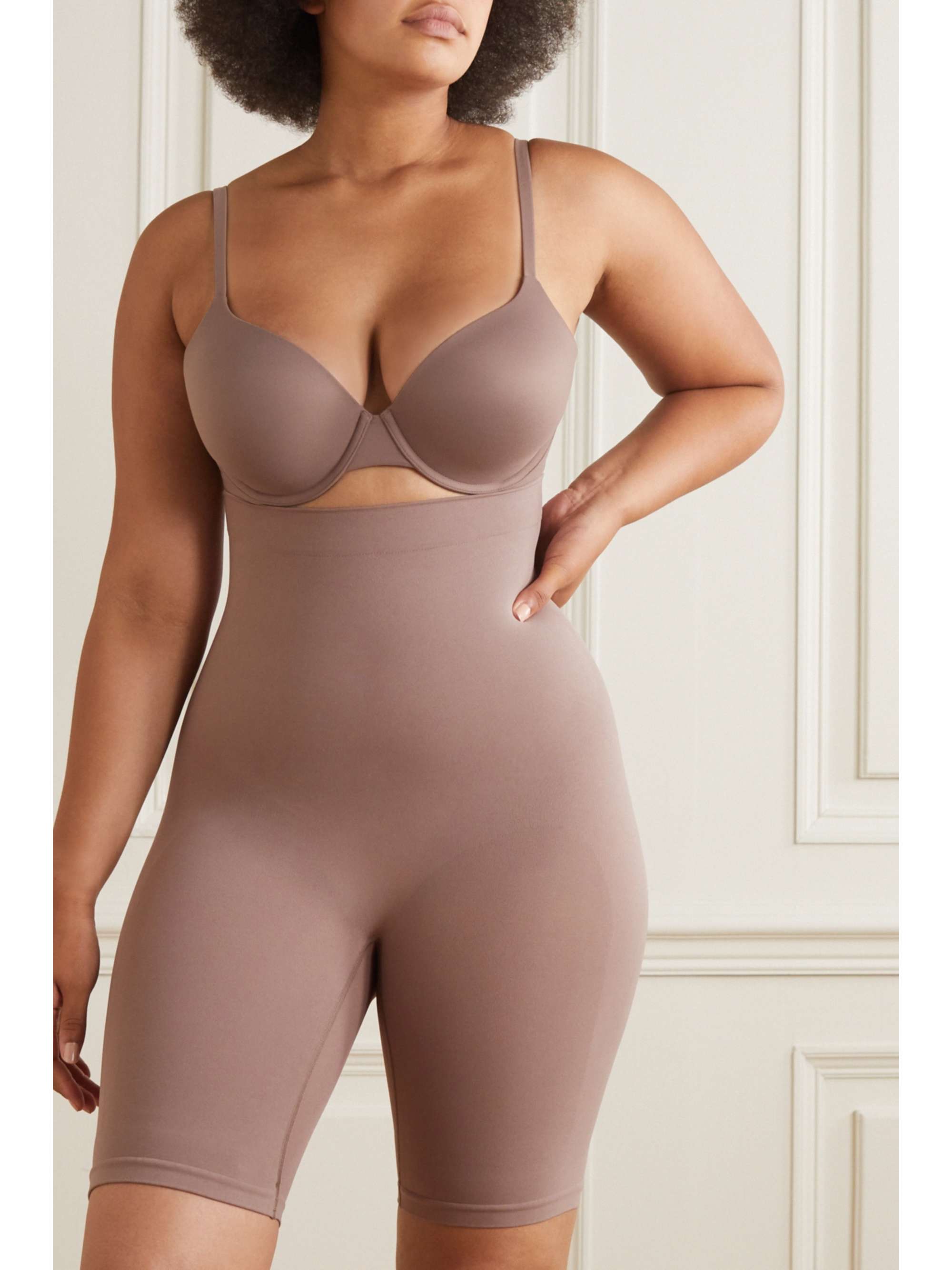 SKIMS Seamless Sculpt Sculpting Mid Thigh shorts - Sienna