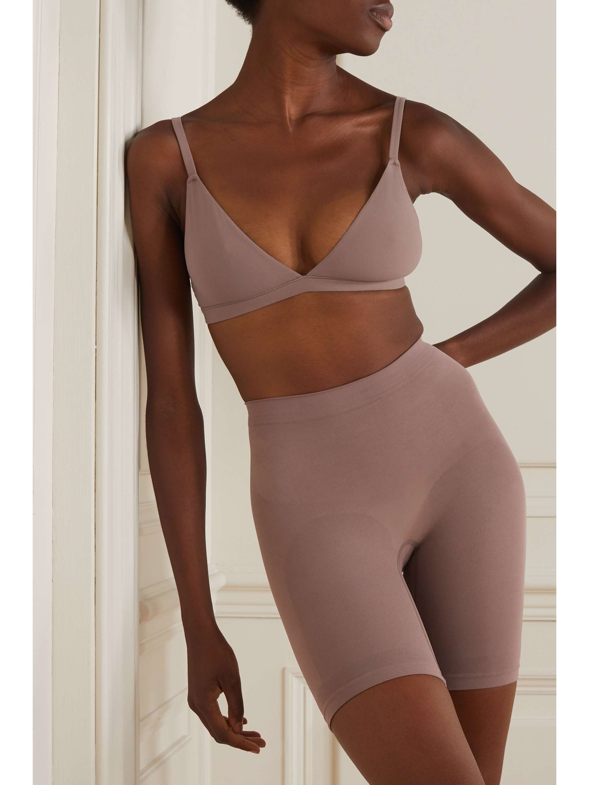 SKIMS Seamless Sculpt Sculpting Mid Thigh shorts - Sienna