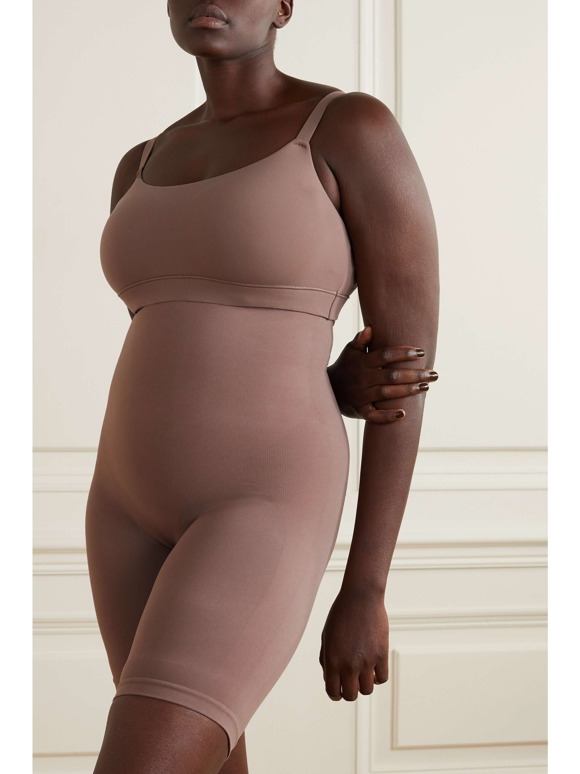SKIMS Seamless Sculpt Sculpting Mid Thigh shorts - Sienna