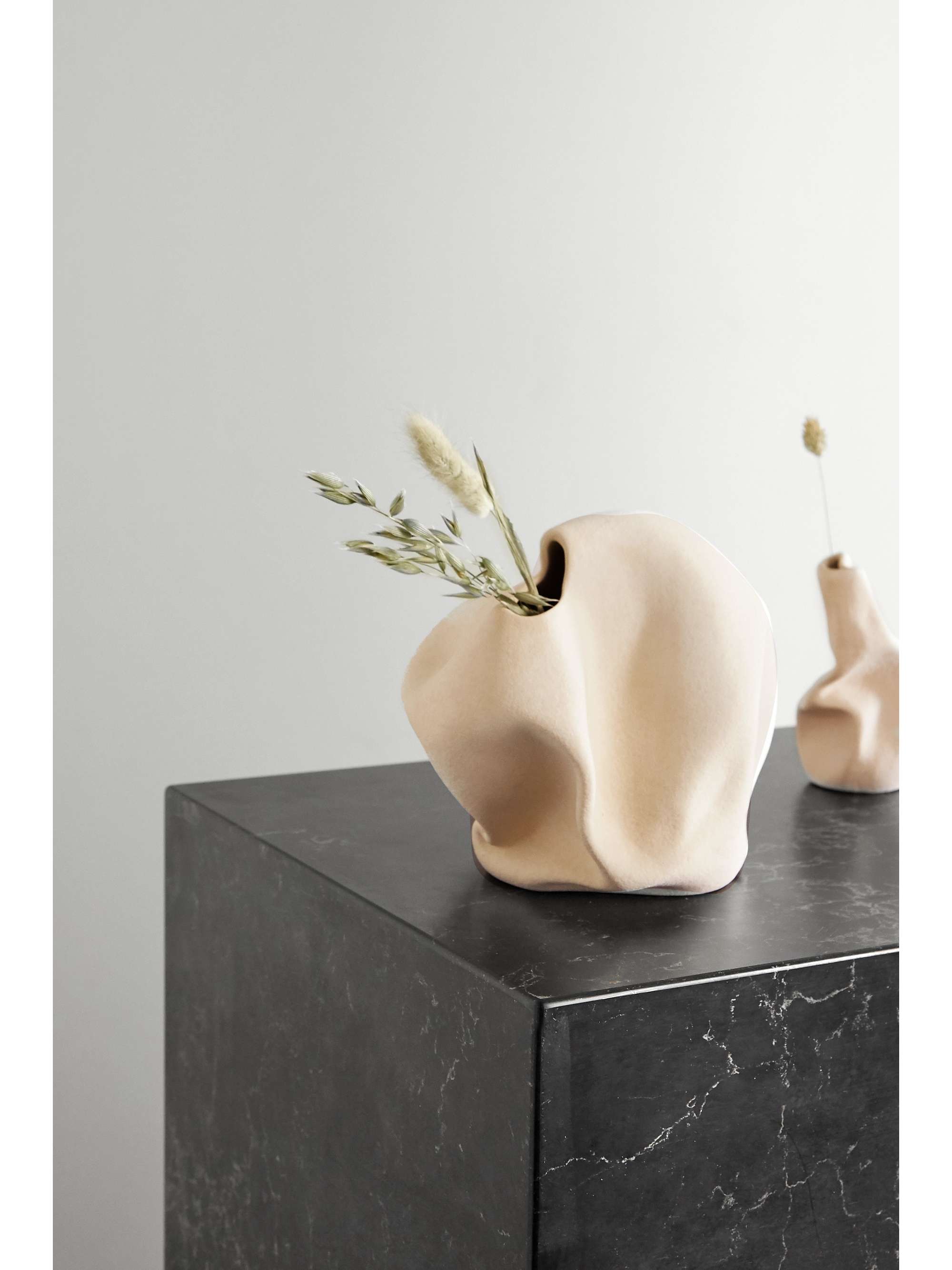 COMPLETEDWORKS + Ekaterina Bazhenova Yamasaki Goliath ceramic vase