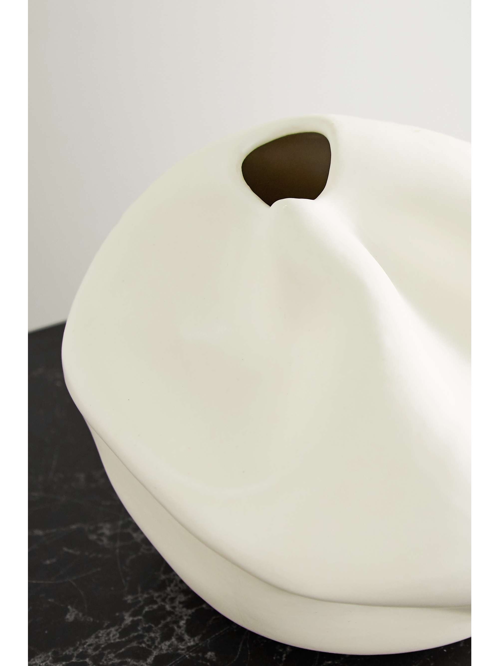 COMPLETEDWORKS + Ekaterina Bazhenova Yamasaki Compound ceramic vase