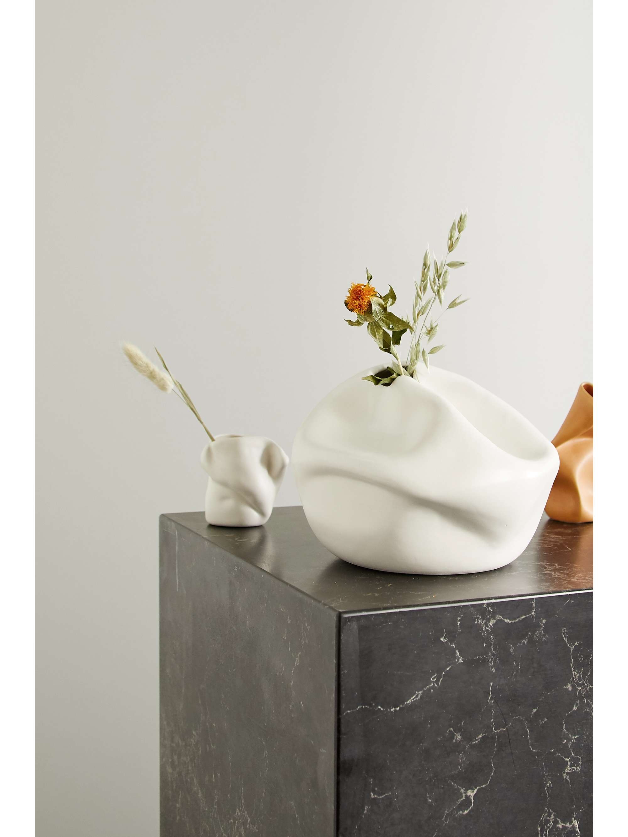 COMPLETEDWORKS + Ekaterina Bazhenova Yamasaki Compound ceramic vase