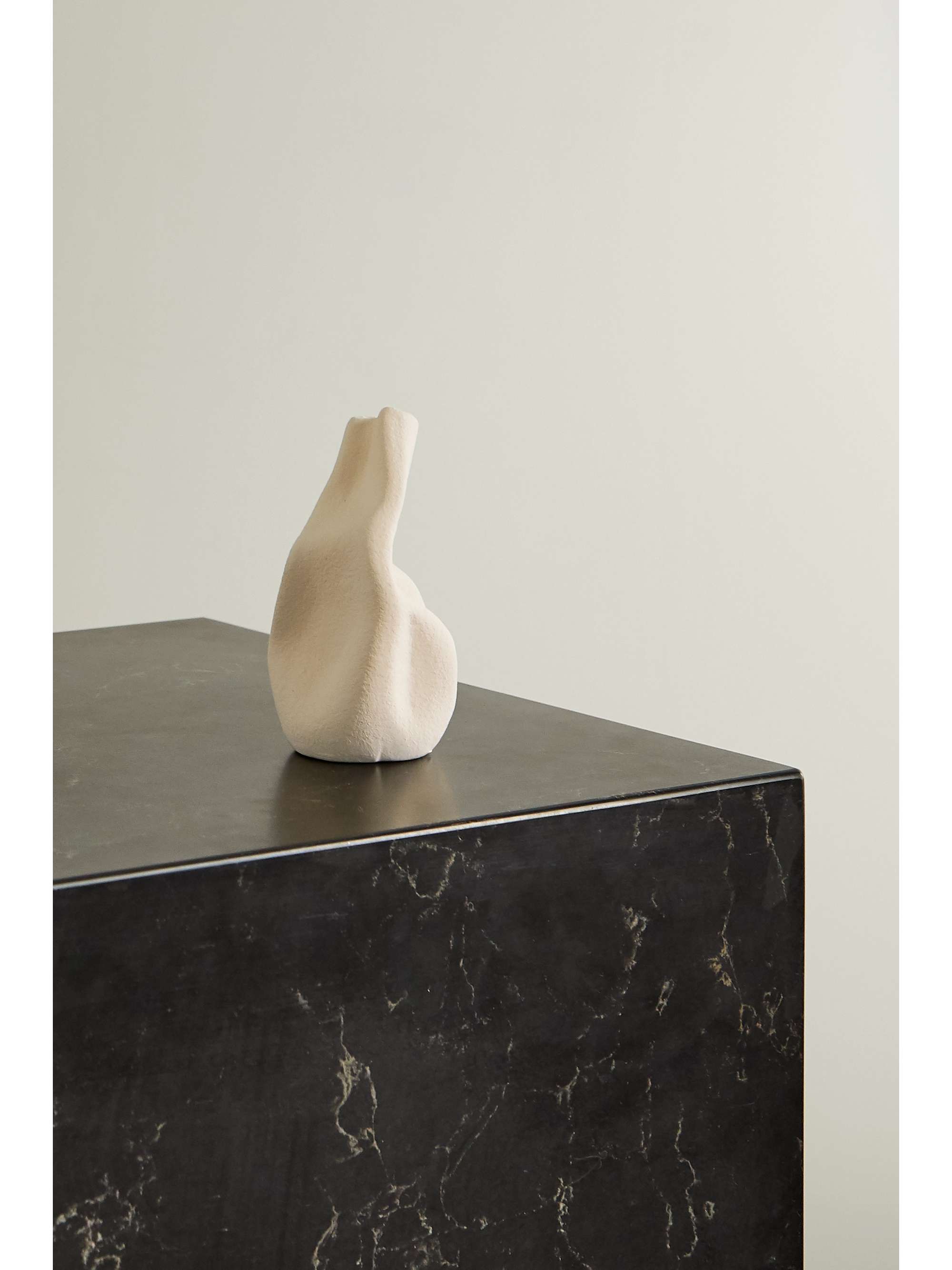 COMPLETEDWORKS + Ekaterina Bazhenova Yamasaki Wake ceramic vase