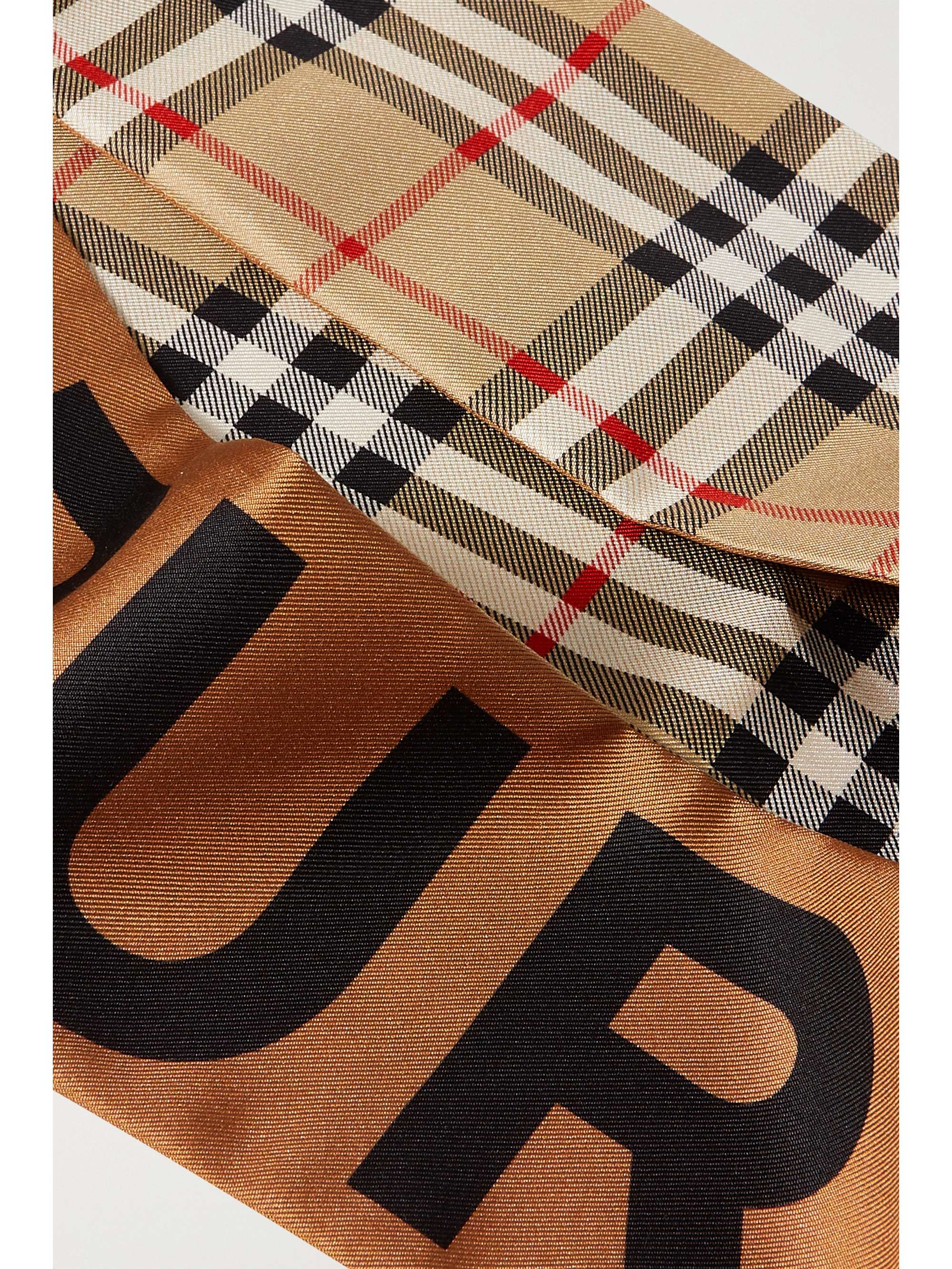 BURBERRY Foulard en serge de soie de mûre imprimée