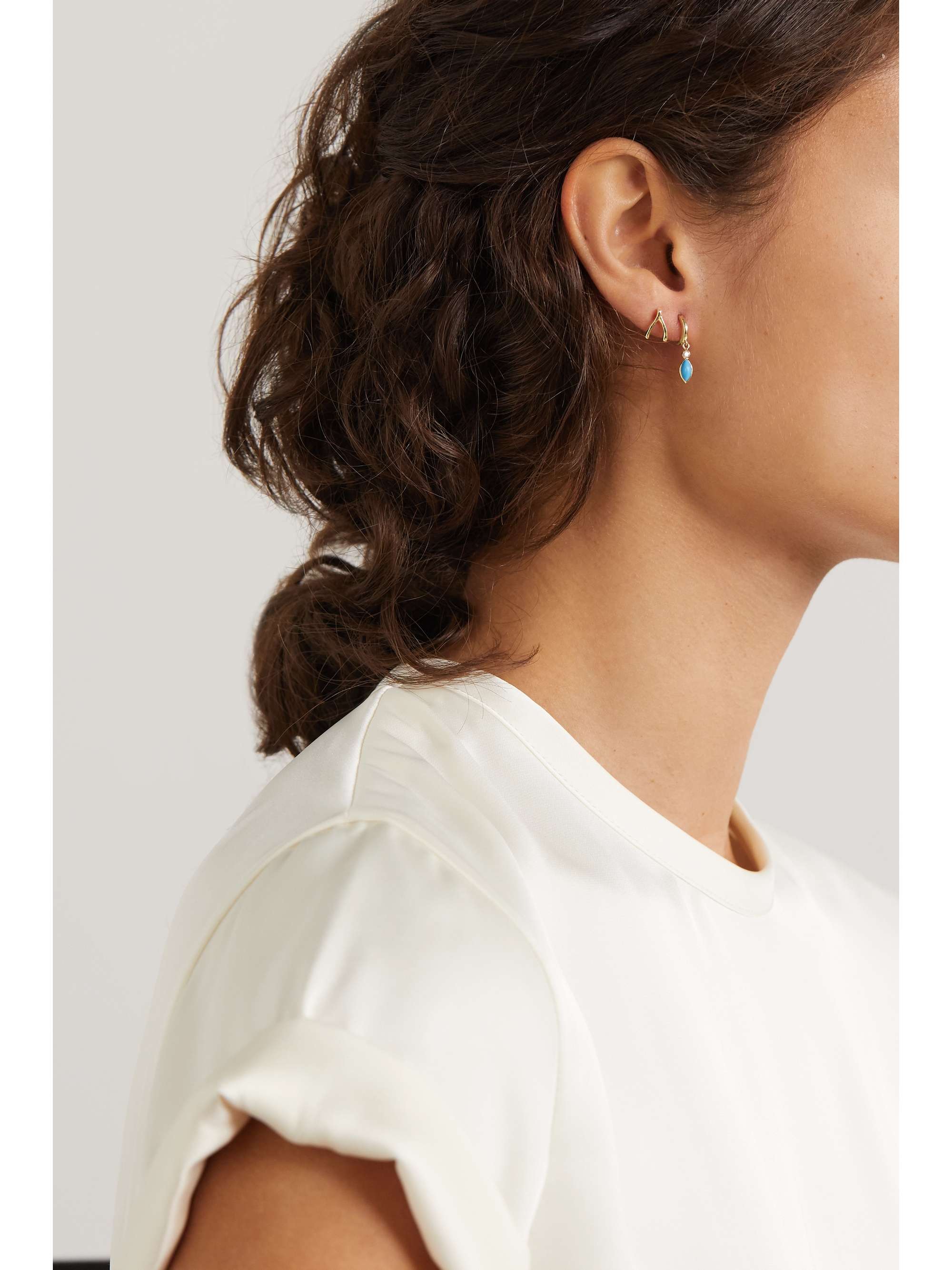 JENNIFER MEYER Mini Wishbone 18-karat gold diamond earrings