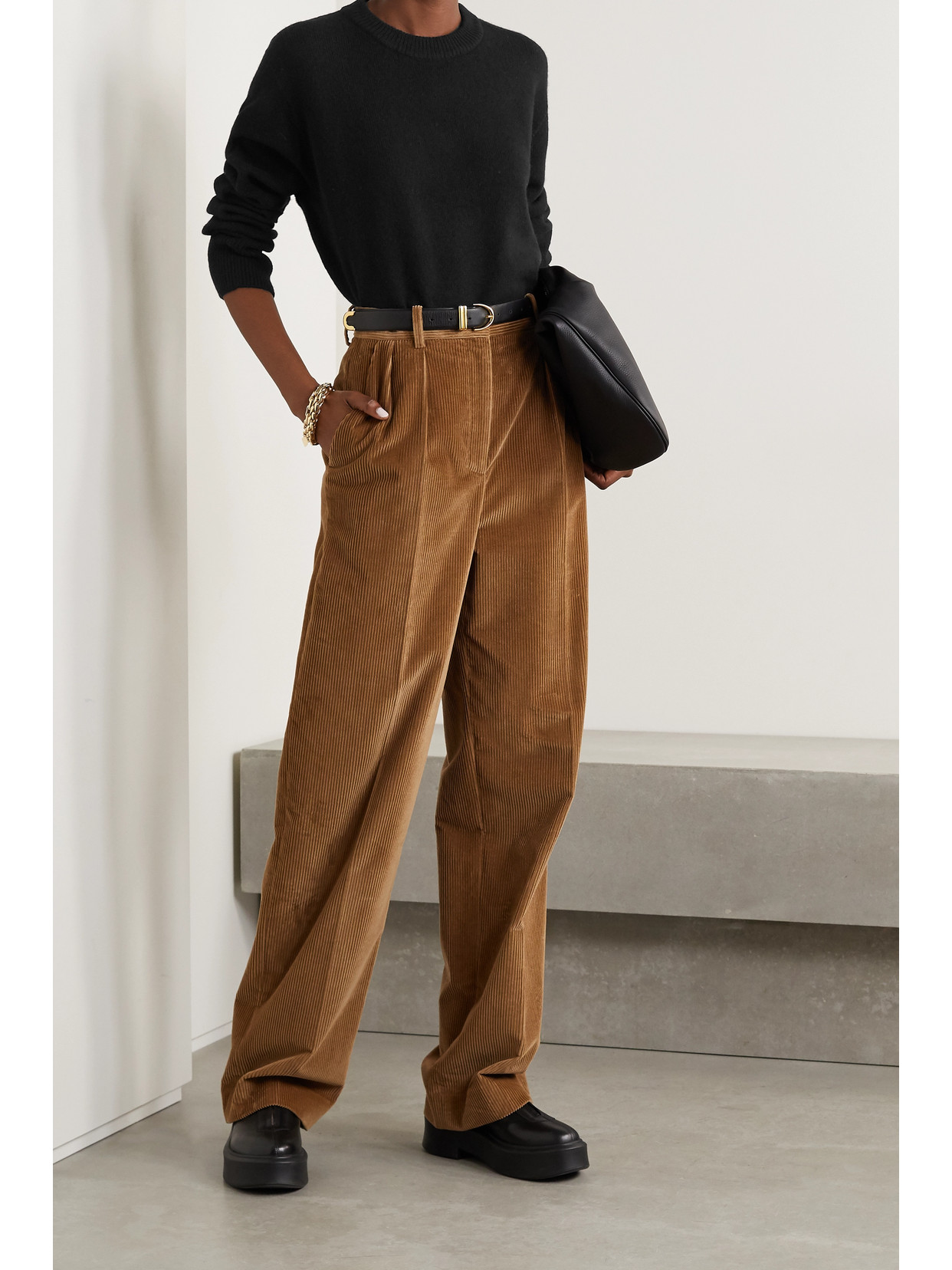 The Row Sibem Wool And Cashmere-blend Sweater In Black