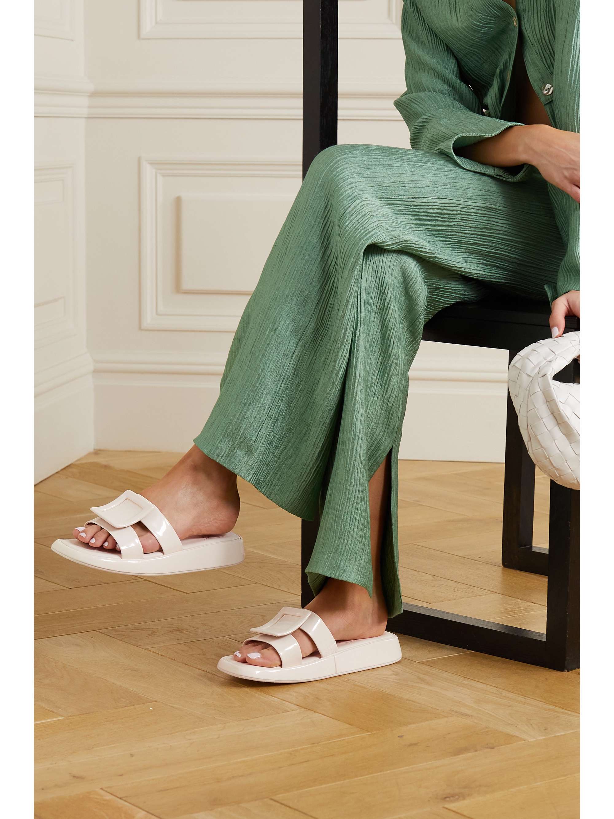 ROGER VIVIER Vivier patent-leather slides