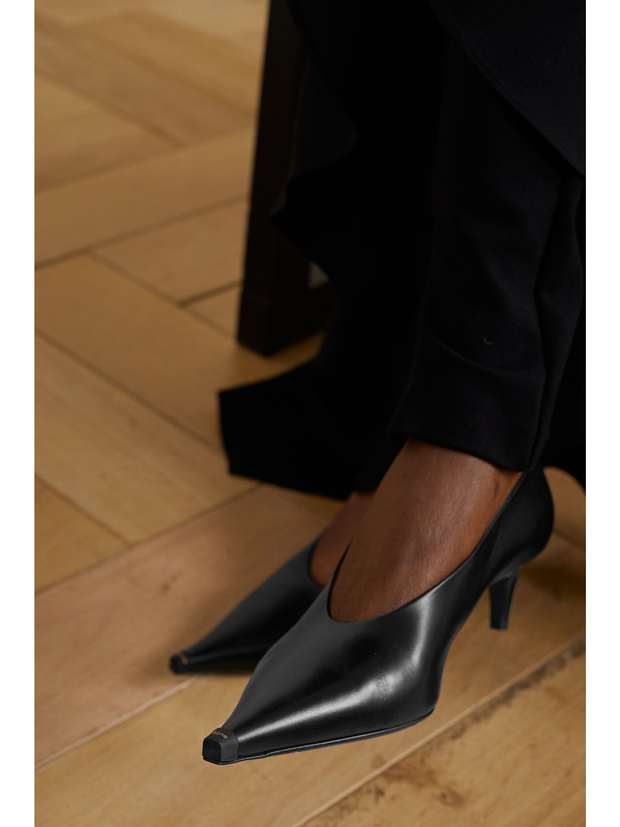 Acne pumps Clearance