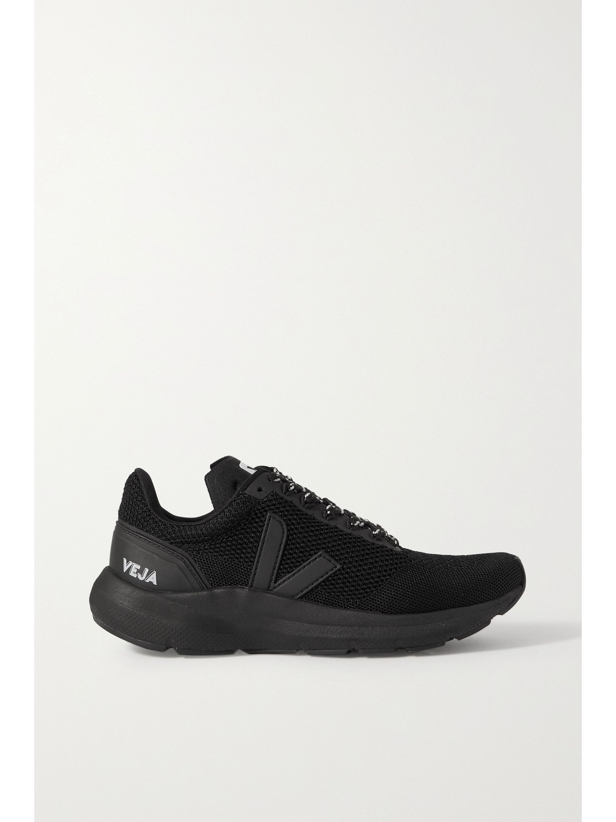 أسود حذاء سنيكرز Marlin بحبكة على شكل حرف V Veja Net A Porter