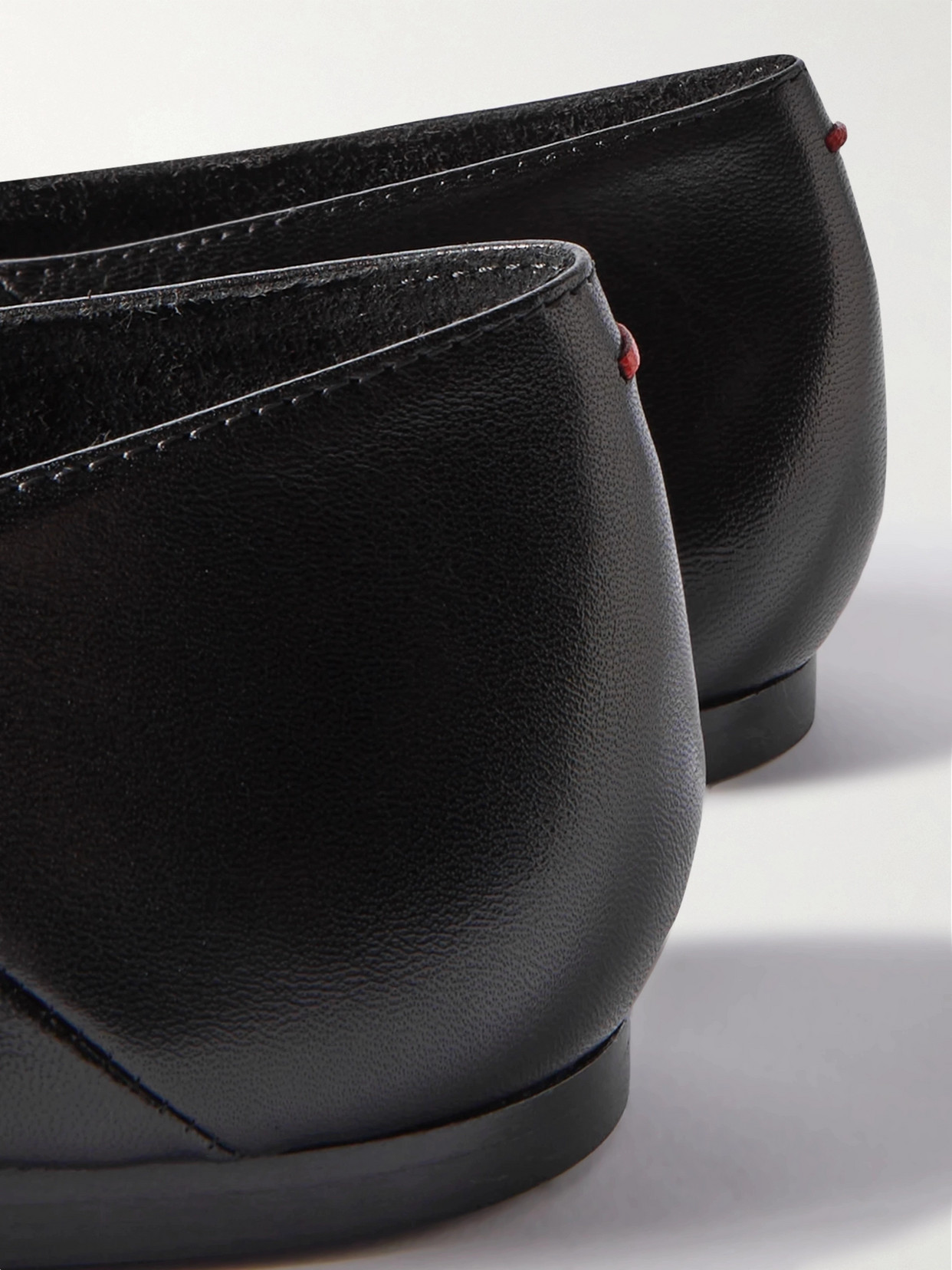 Aeyde Moa Leather Point-toe Flats In Black