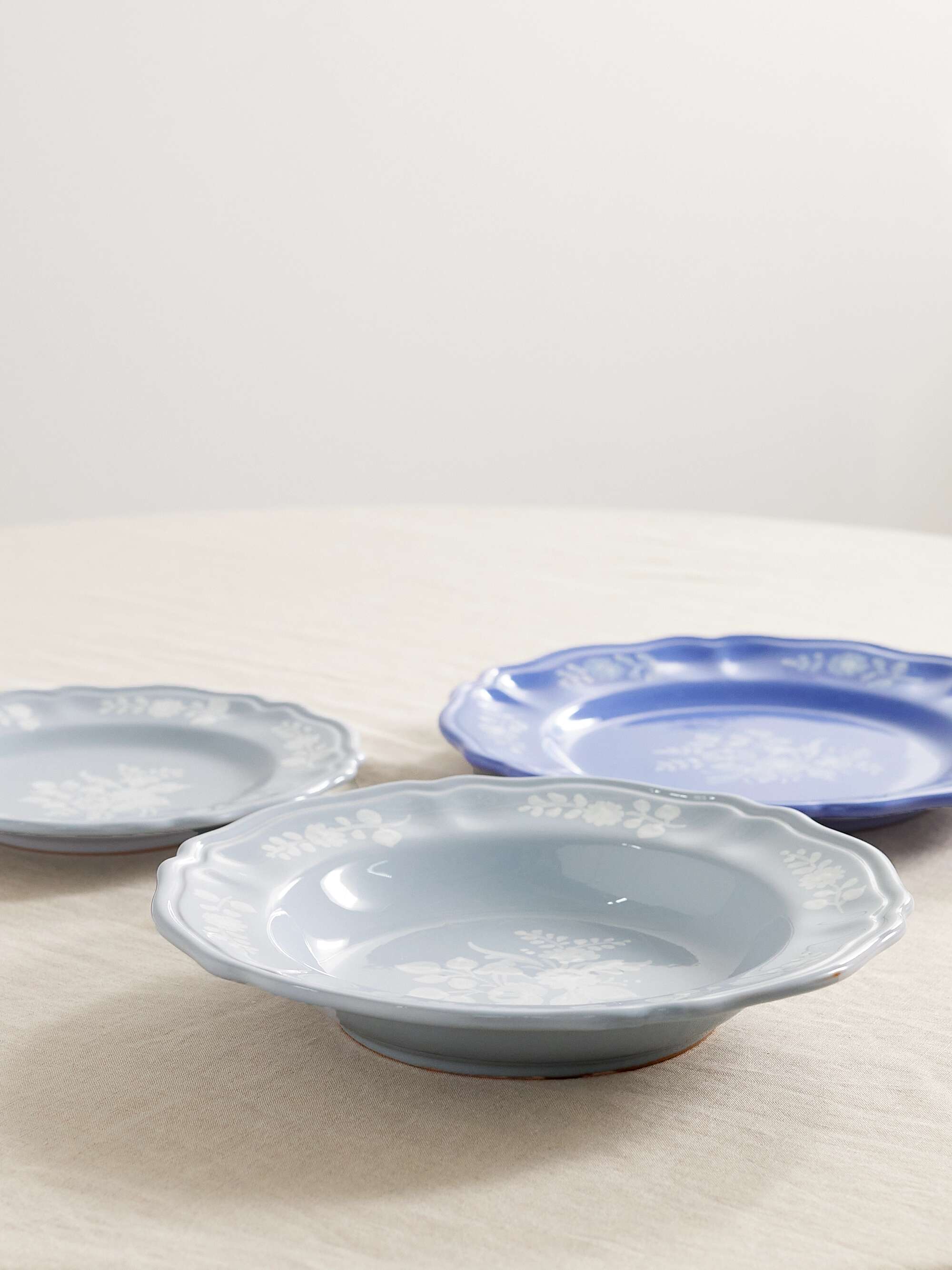 net-a-porter.com | Set of three ceramic dinner plates
