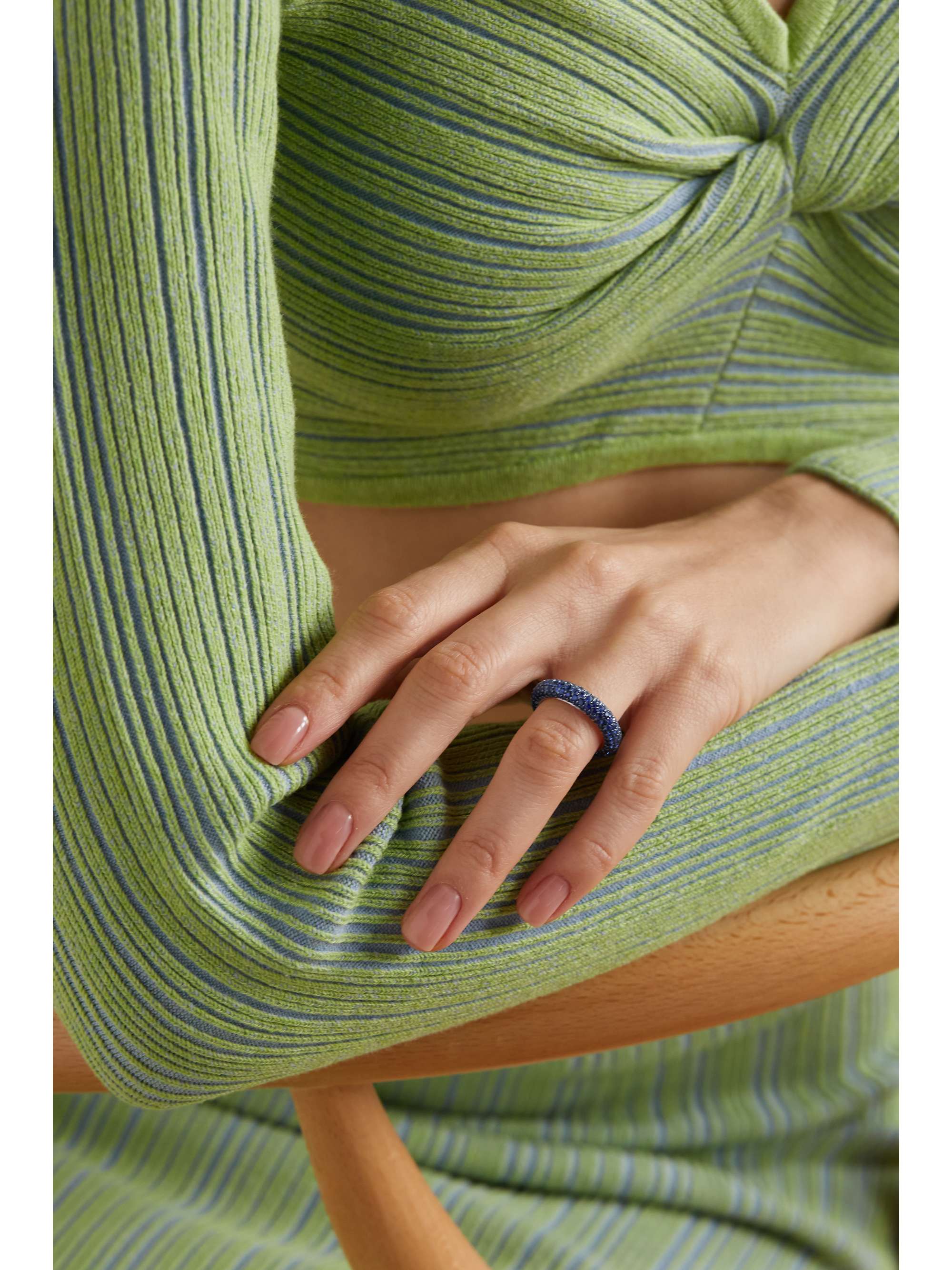 EMILY P. WHEELER Puffy Desert Ring aus 18 Karat Weißgold mit Saphiren