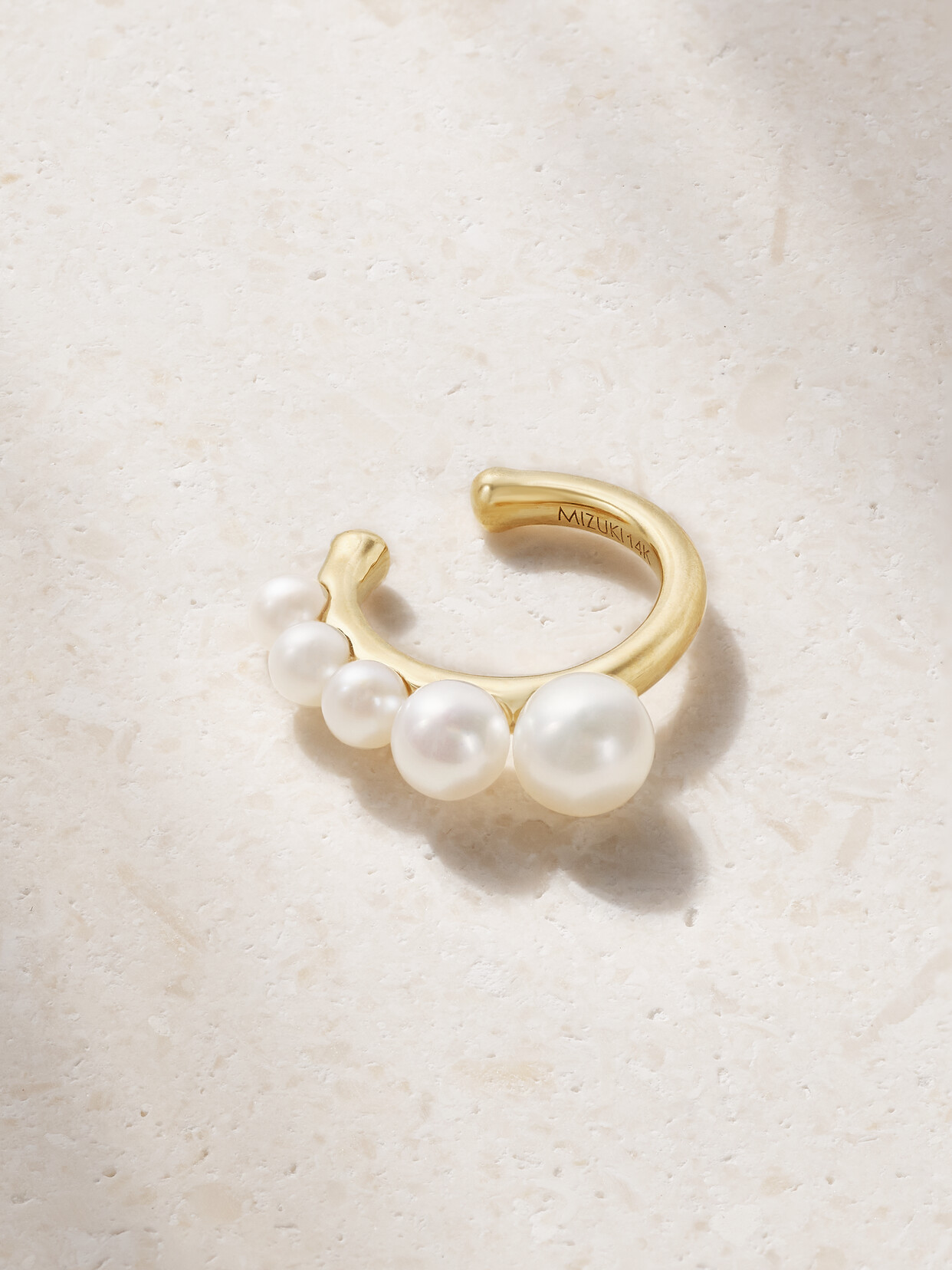 Mizuki 14-karat Gold Pearl Ear Cuff