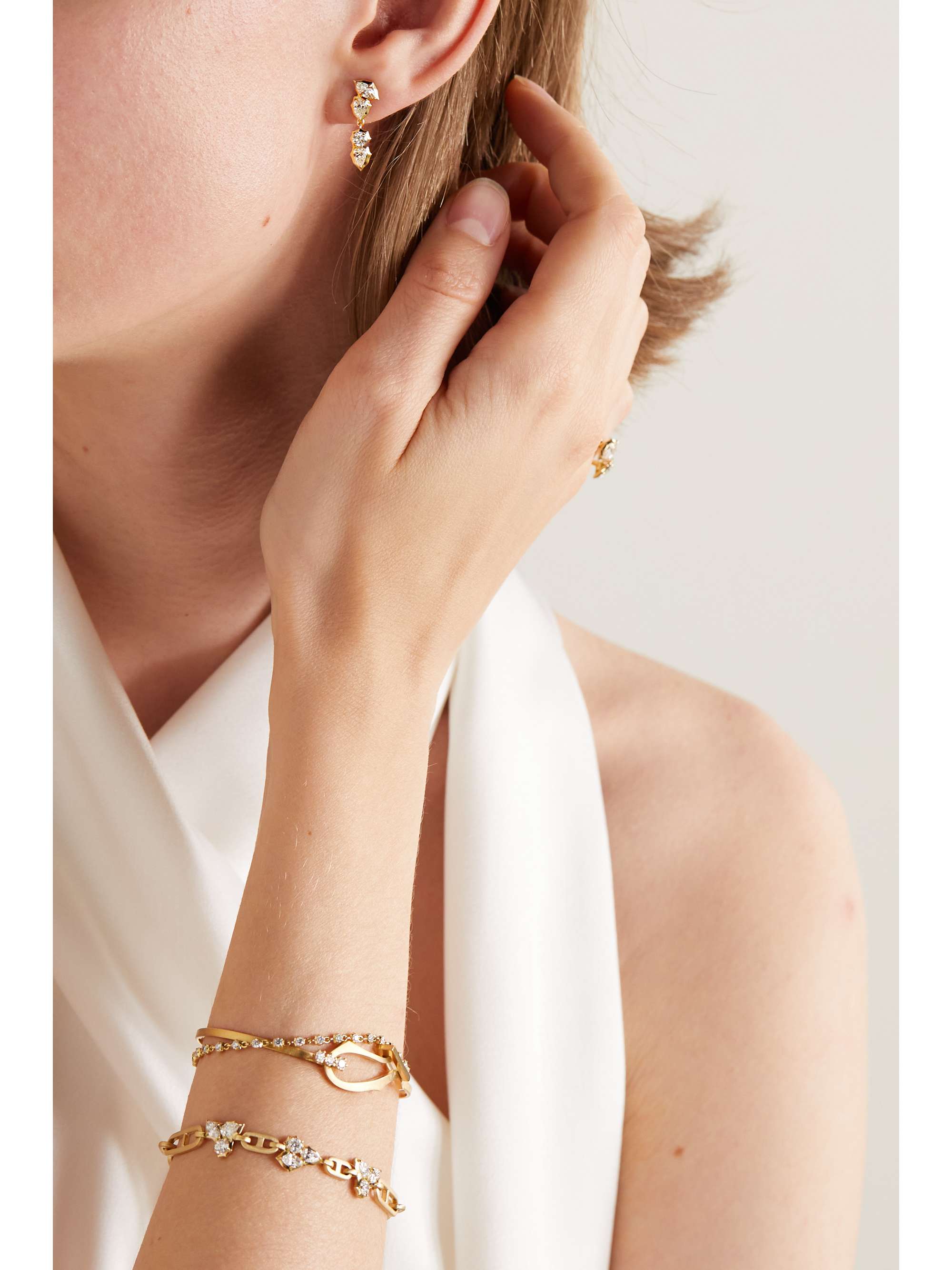 JADE TRAU Poppy Ohrringe aus 18 Karat Gold mit Diamanten