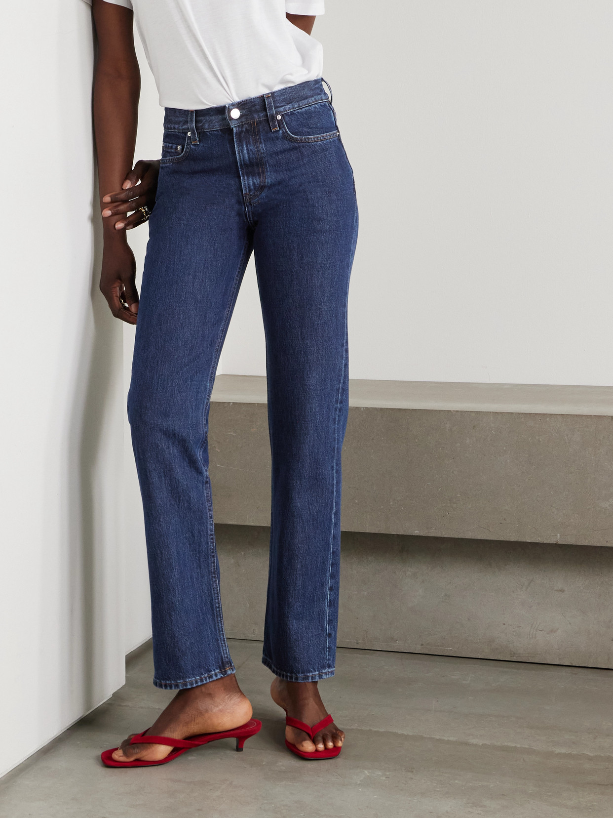 TOTÊME ORGANIC LOW-RISE STRAIGHT-LEG JEANS
