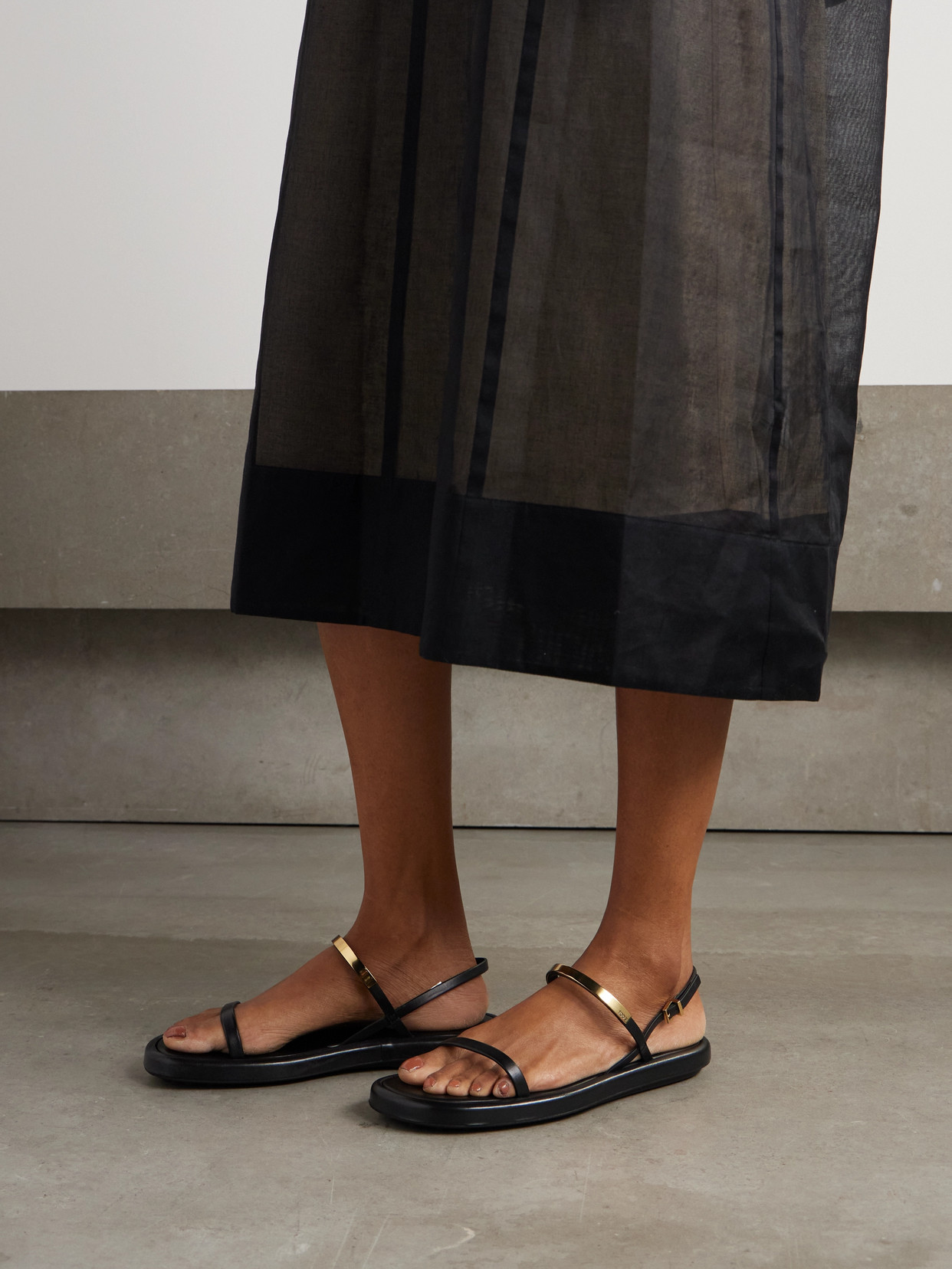 Tod's Baretta Sporty Leather Sandals In Black