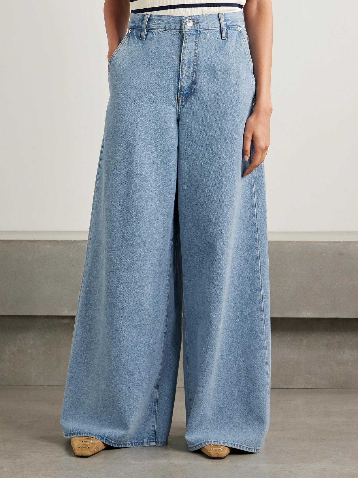 Frame The Drape High Rise Extra Wide Leg Jeans In Sweetheart In Blue