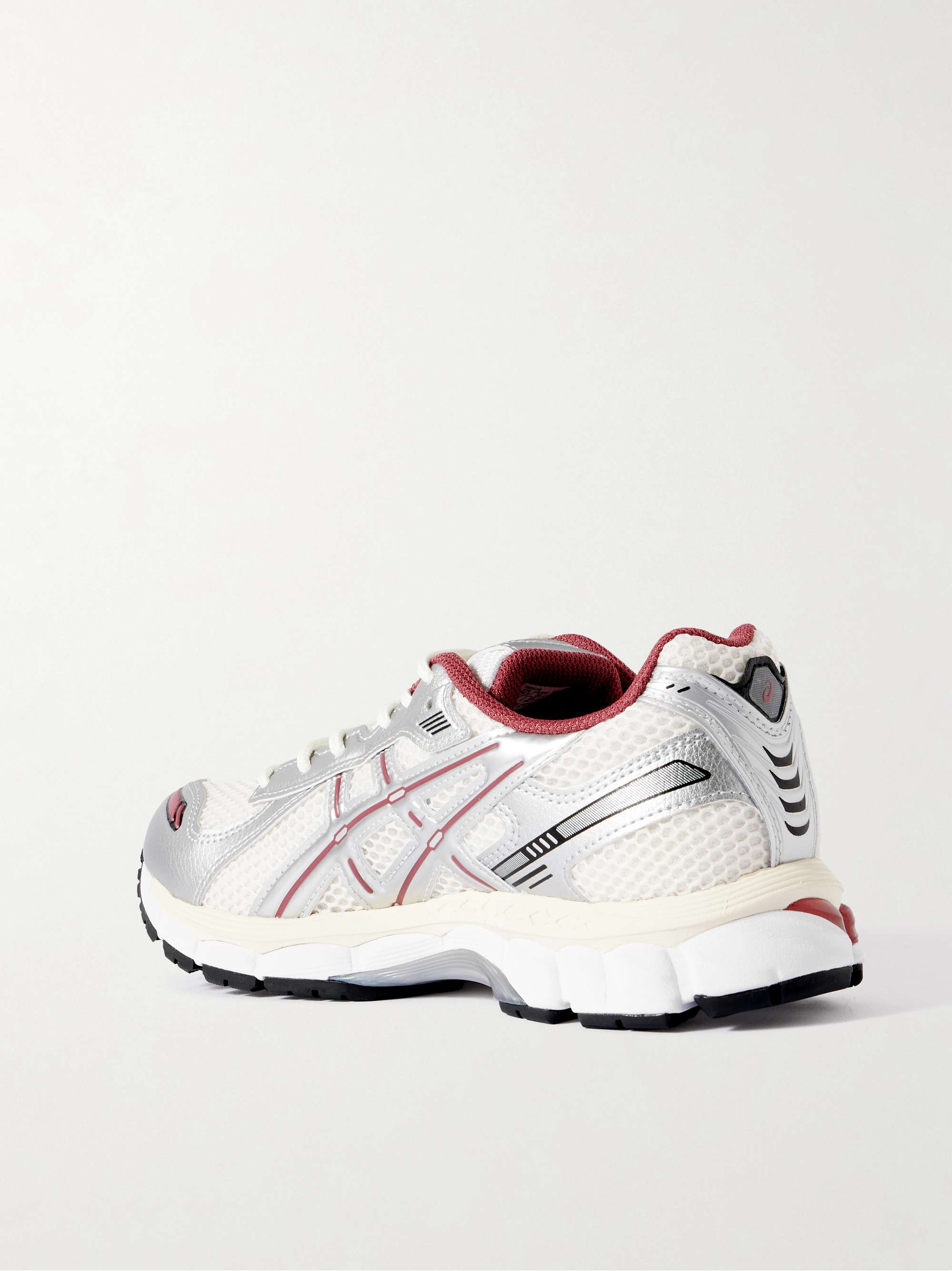 ASICS 