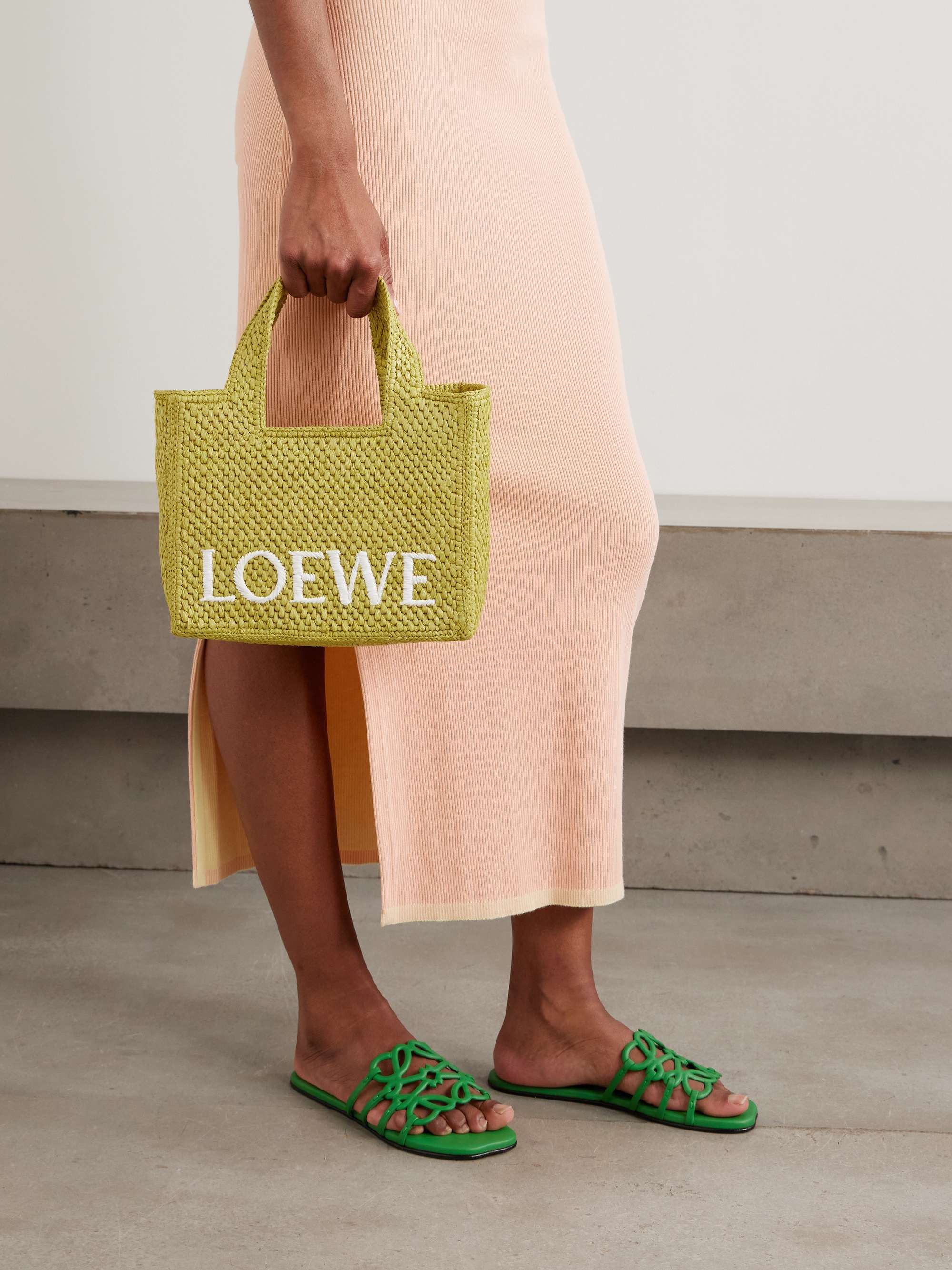 LOEWE + Paula's Ibiza ラフィア トートバッグ 刺繍入り | NET-A LOEWE + Paula's Ibiza ラフィア トートバッグ 刺繍入り | NET-A