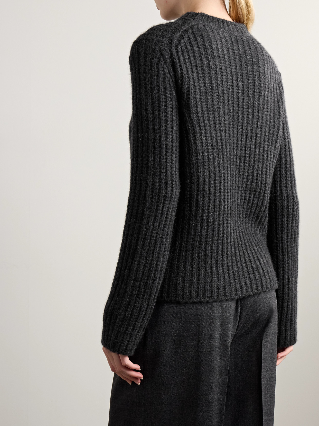 The Row Idli Ribbed Cashmere And Silk-blend Sweater In Gray