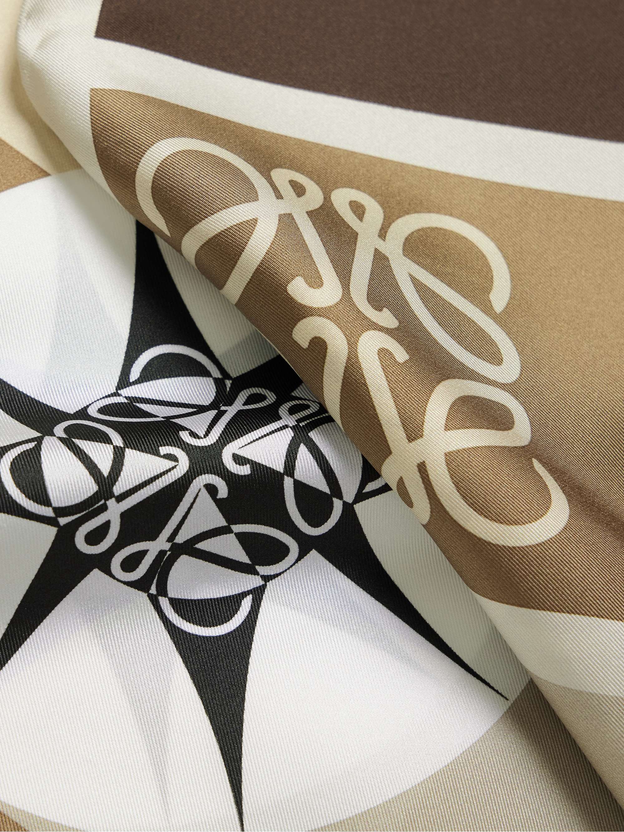 LOEWE + Paula's Ibiza シルクツイル スカーフ プリント入り LOEWE + Paula's Ibiza シルクツイル スカーフ プリント入り