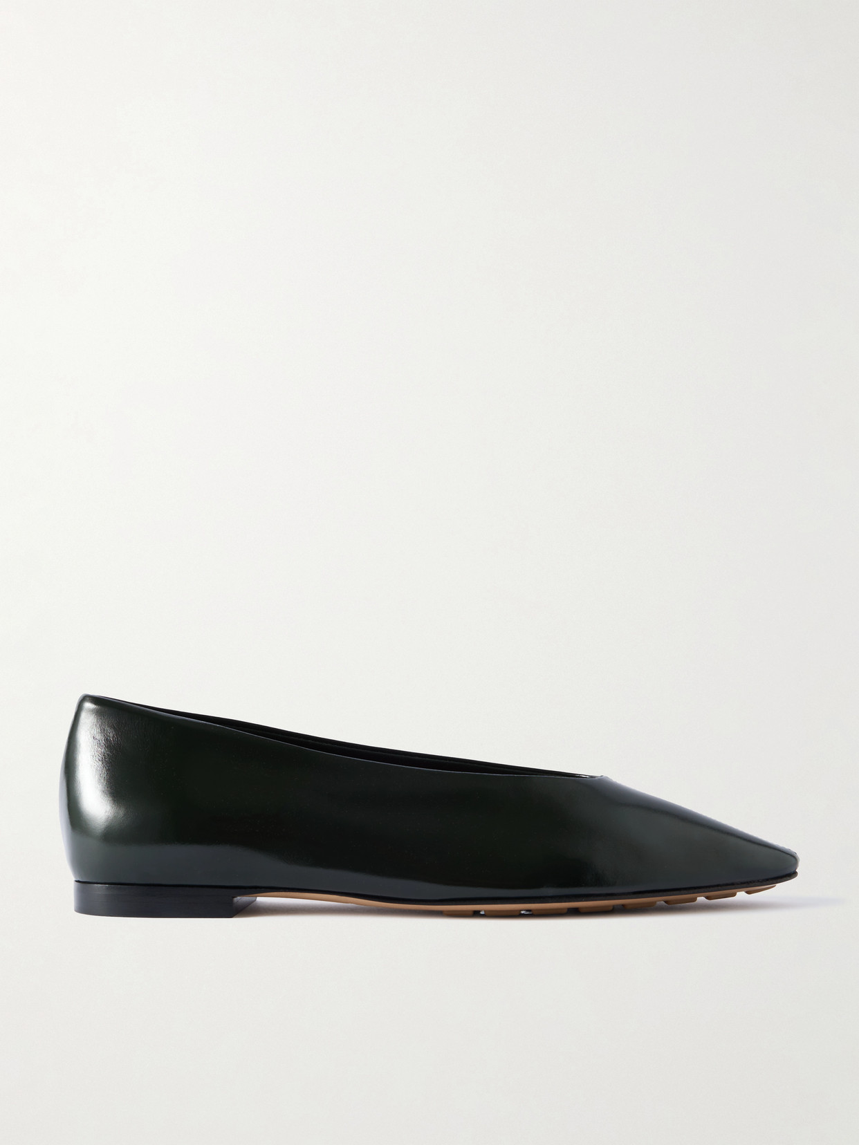 Bottega Veneta Sofia Glossed-leather Point-toe Ballet Flats In Black