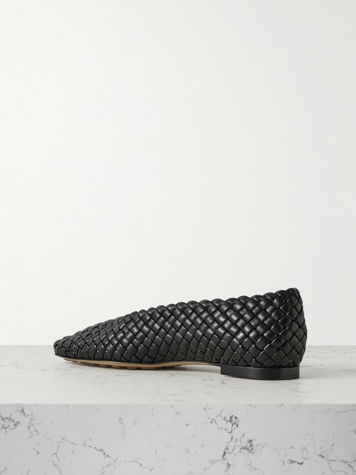 Bottega Veneta Sofia Intrecciato Leather Point-toe Flat In Black