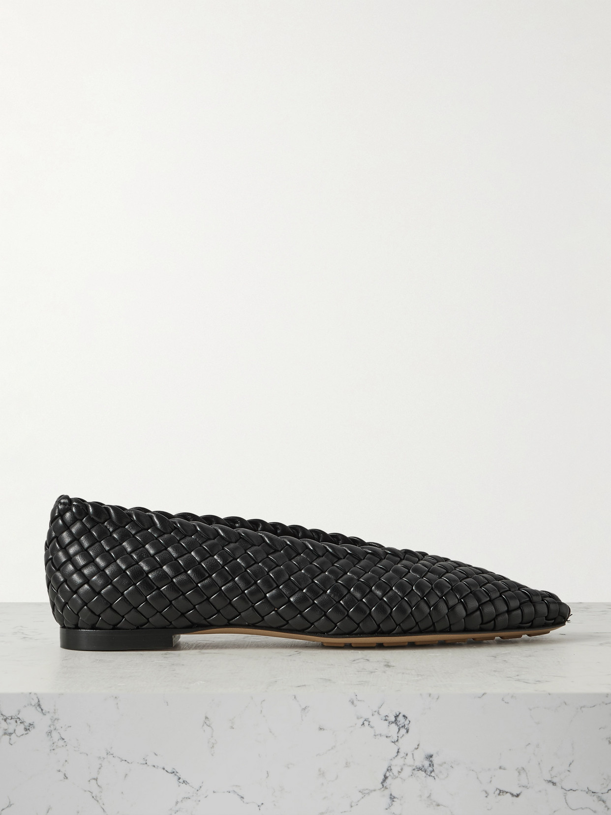 Bottega Veneta Sofia Intrecciato Leather Point-toe Flat In Black