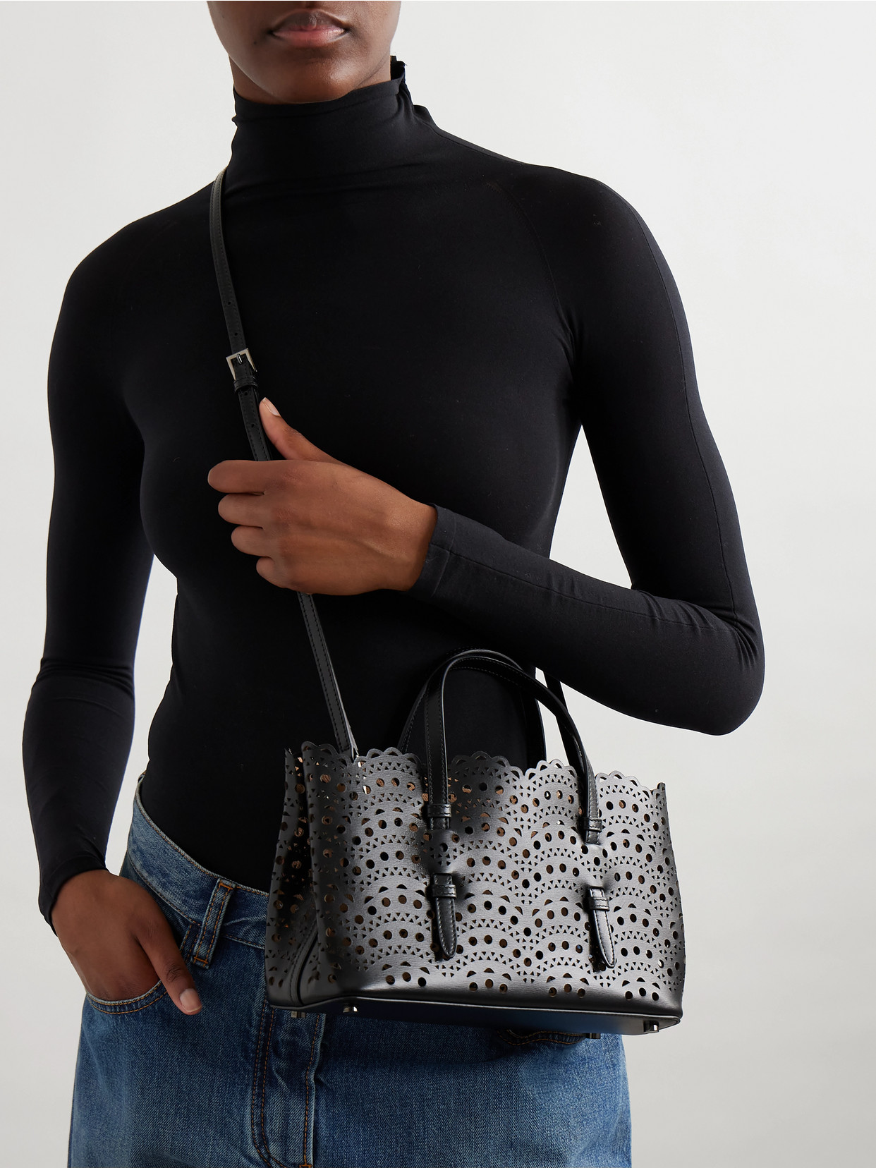 Alaïa Mena 25 E/w Medium Laser-cut Leather Tote