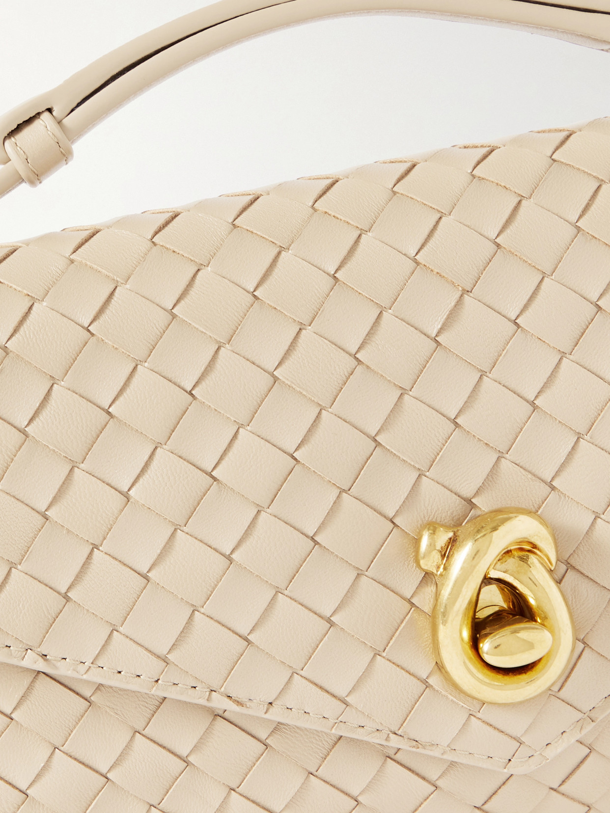 Knot Lock Medium Intrecciato Shoulder Bag