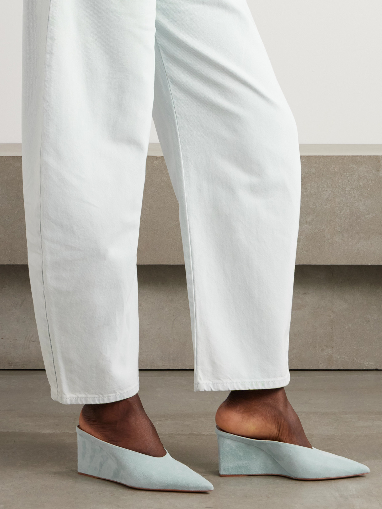 Alaïa Cube 75 Suede Wedge Mules