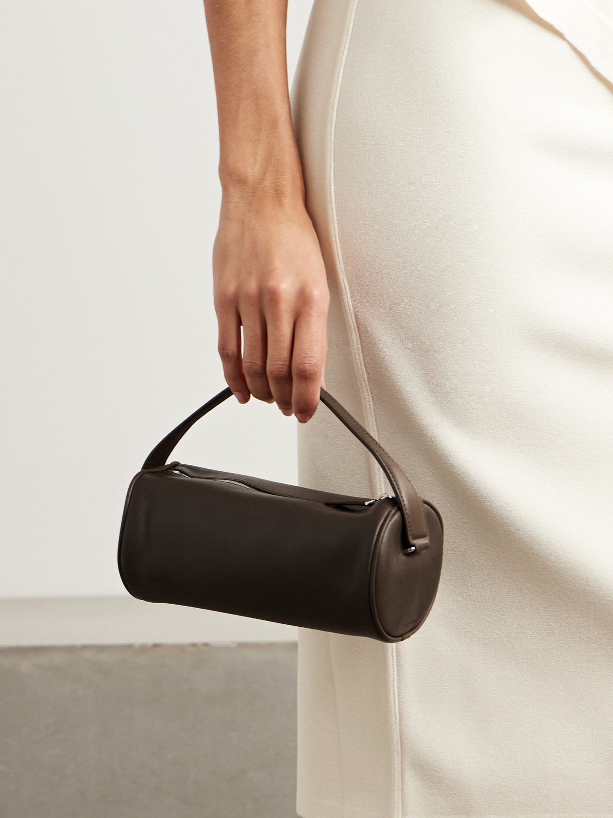 The Row Round 90's Leather Tote In Brown