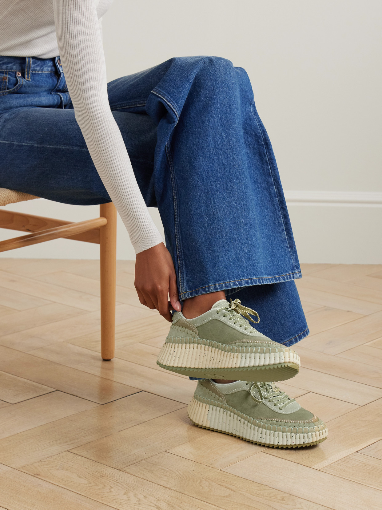 Chloé Nama Embroidered Suede Sneakers In Green