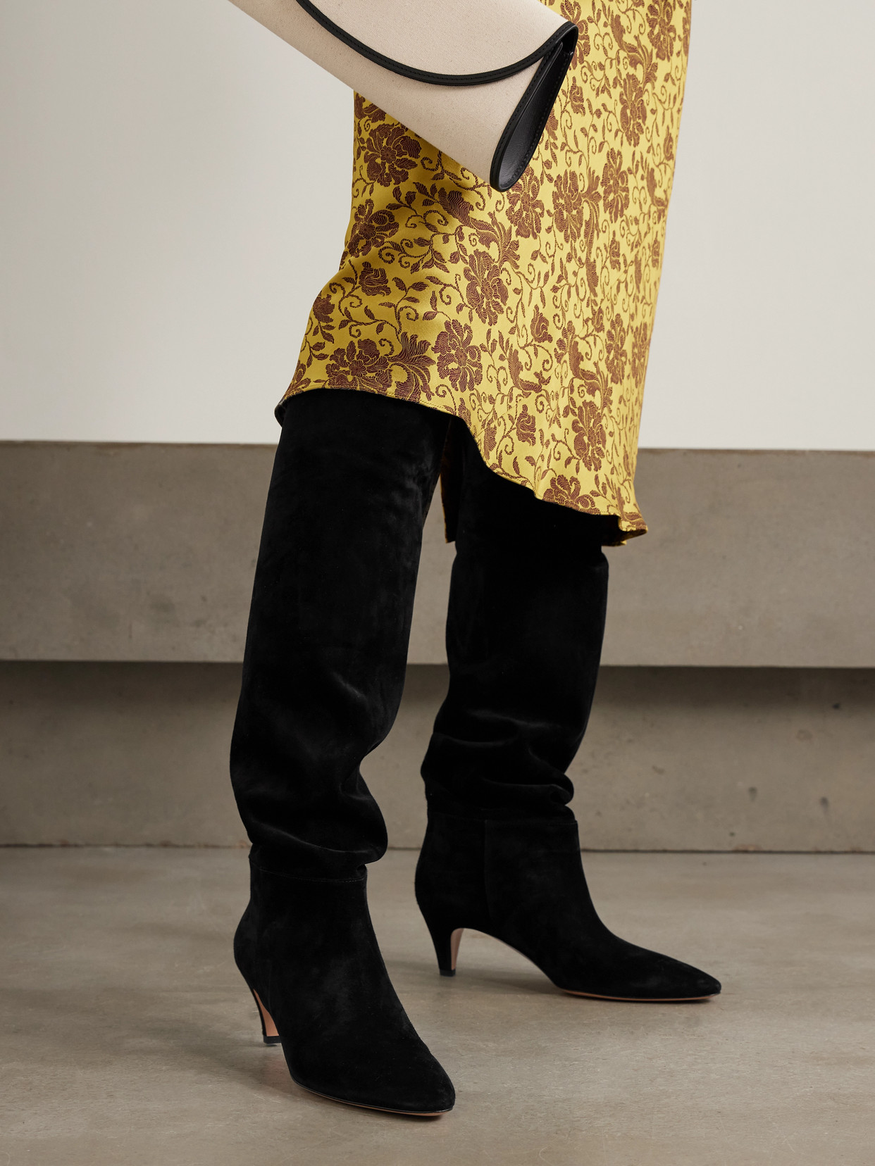 Gianvito Rossi Elise 45 Suede Knee Boots In Black