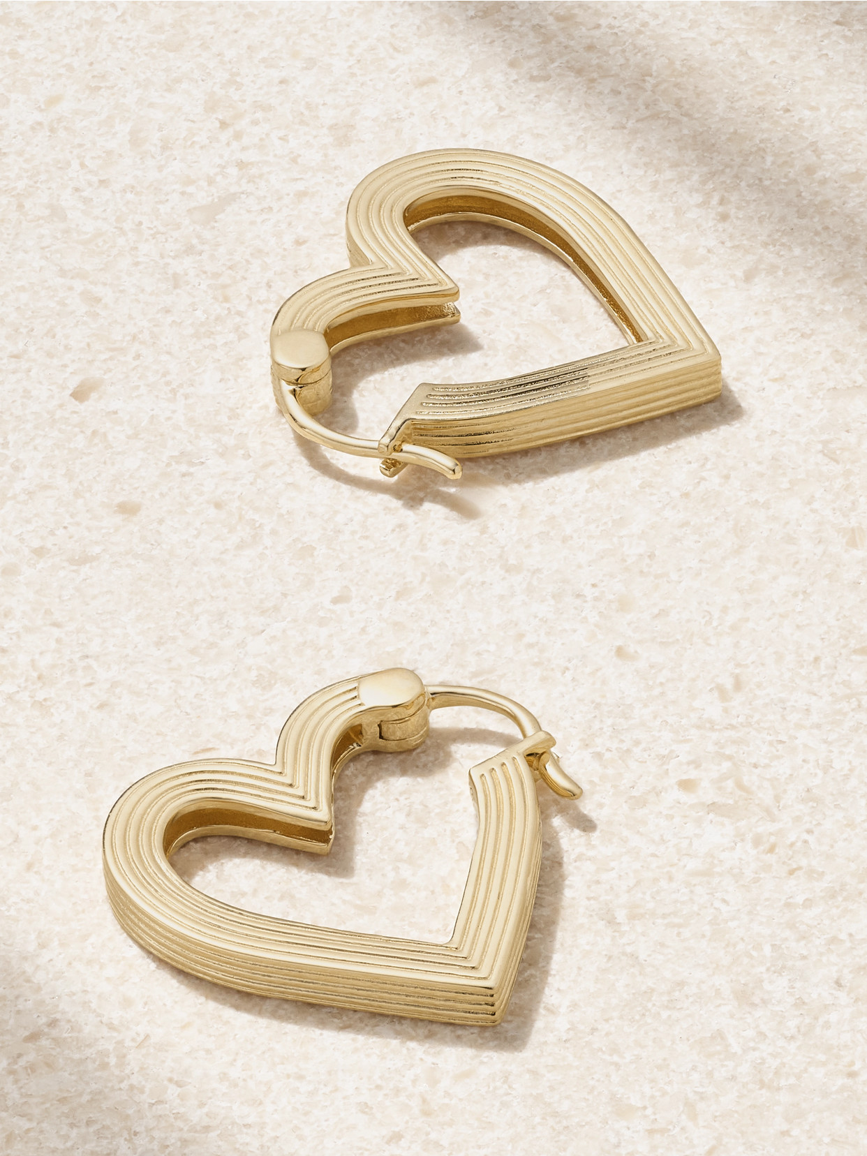 Sydney Evan Fluted Heart 14-karat Gold Hoop Earrings In Gold