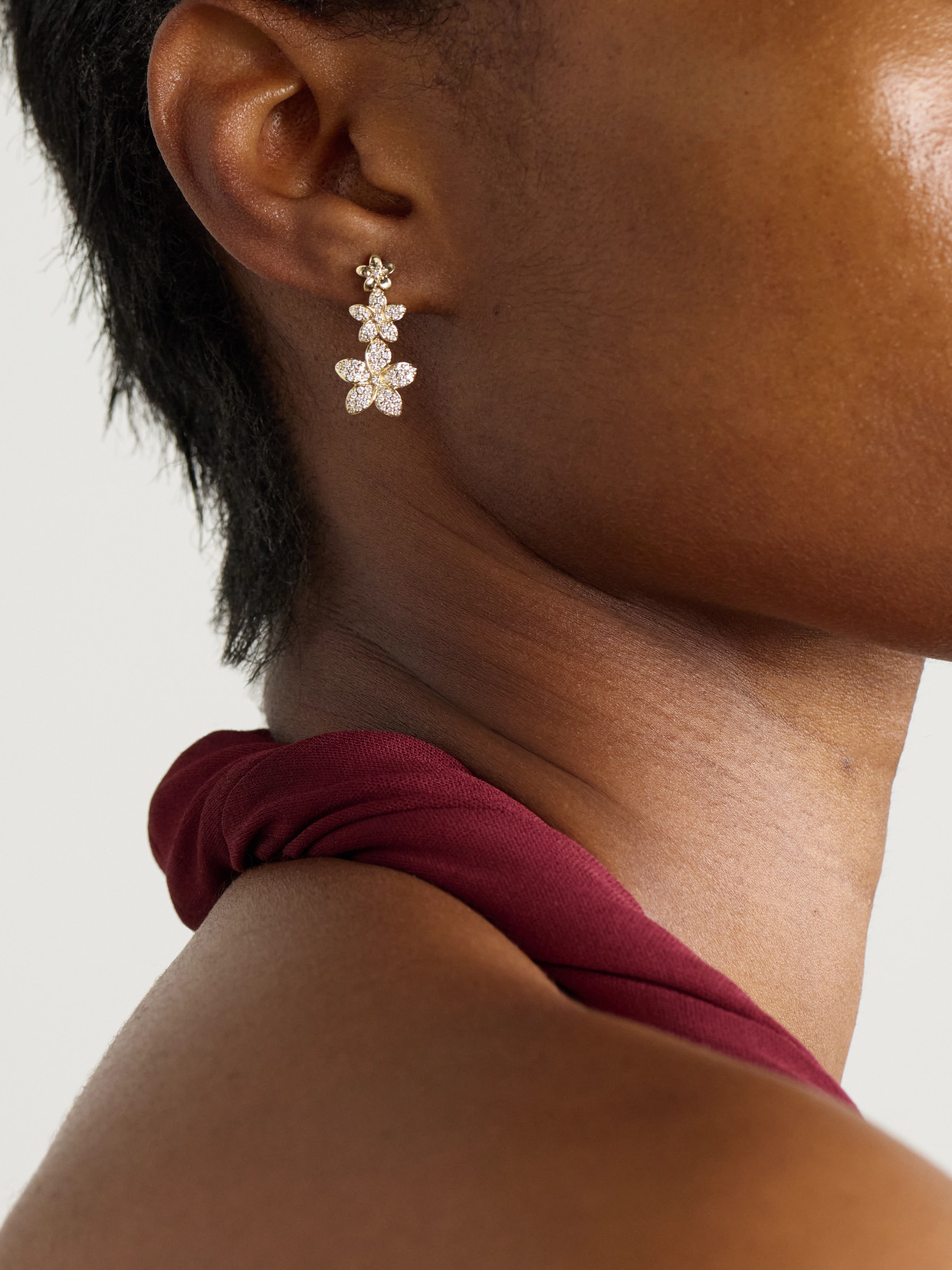 Sydney Evan Plumeria Linear 14-karat Gold Diamond Earrings