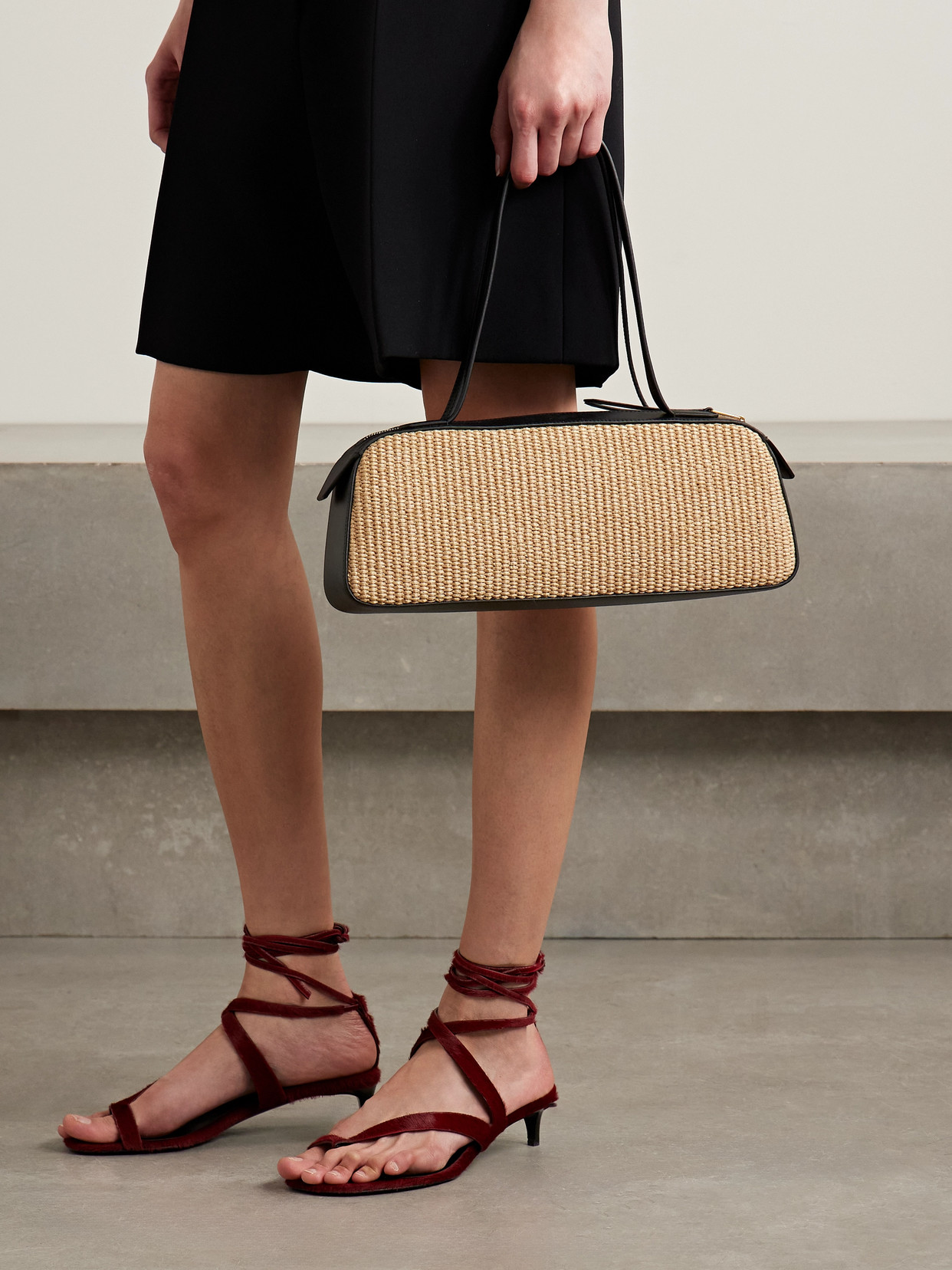 KHAITE SIMONA LEATHER-TRIMMED RAFFIA SHOULDER BAG