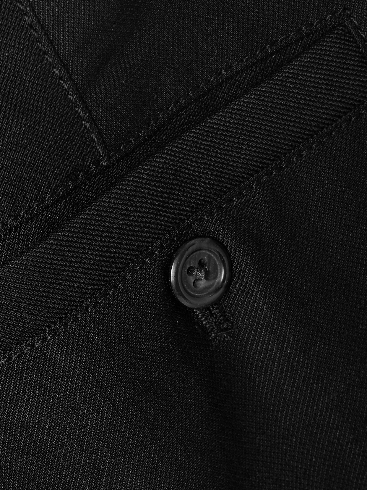 Citizen Of Humanity + Argent Twill Shorts In Black