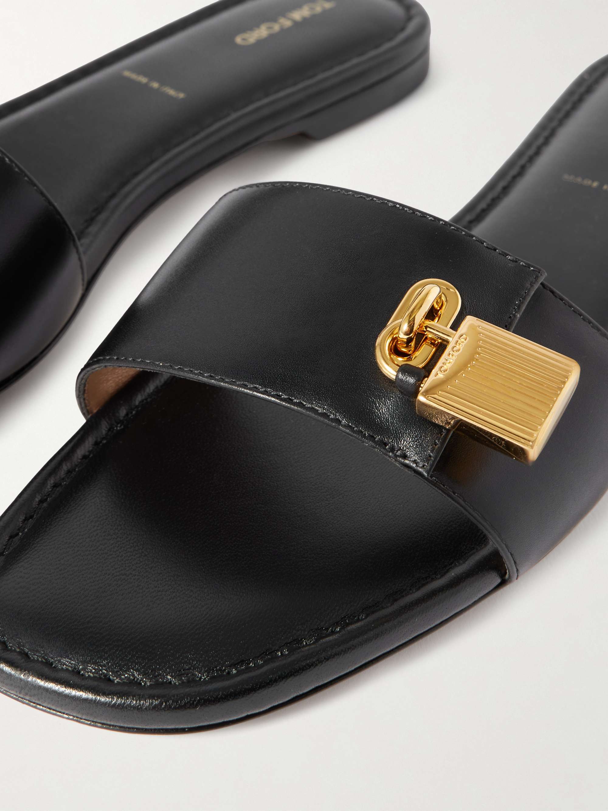 TOM FORD 