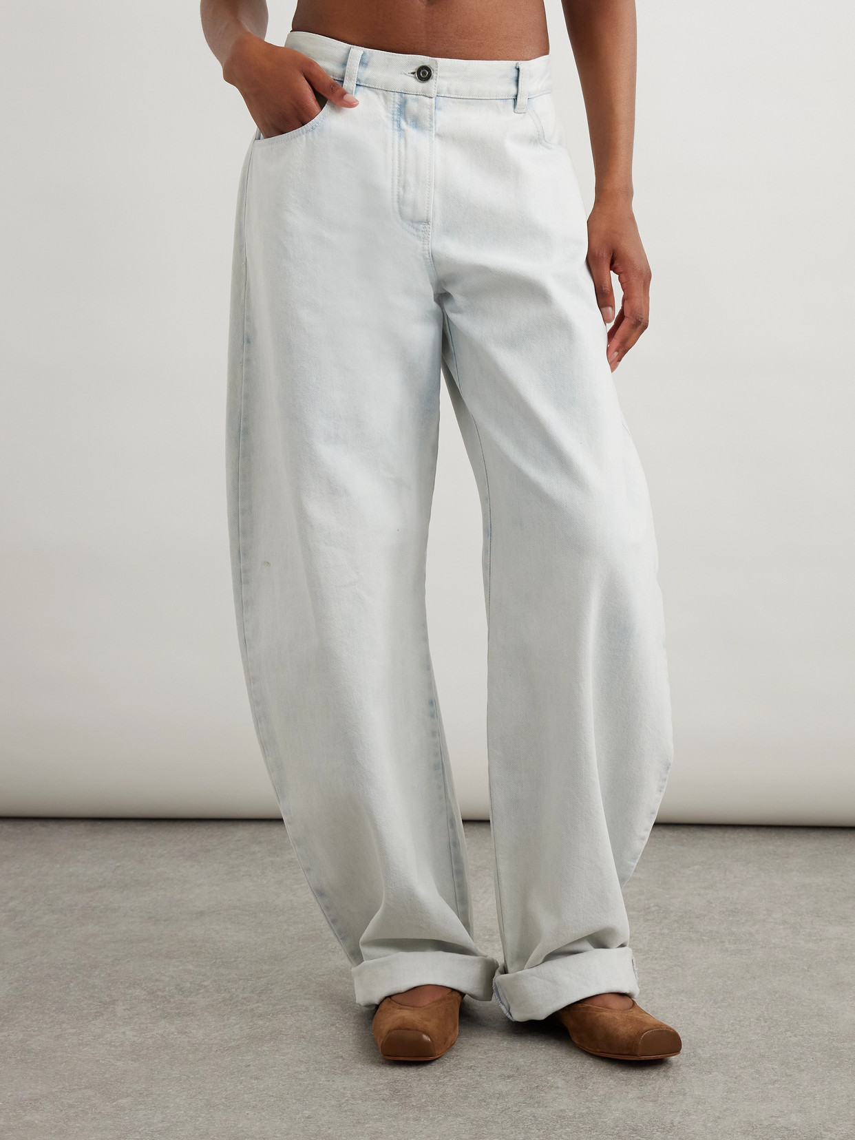 ALAÏA LOW-RISE BARREL-LEG JEANS 